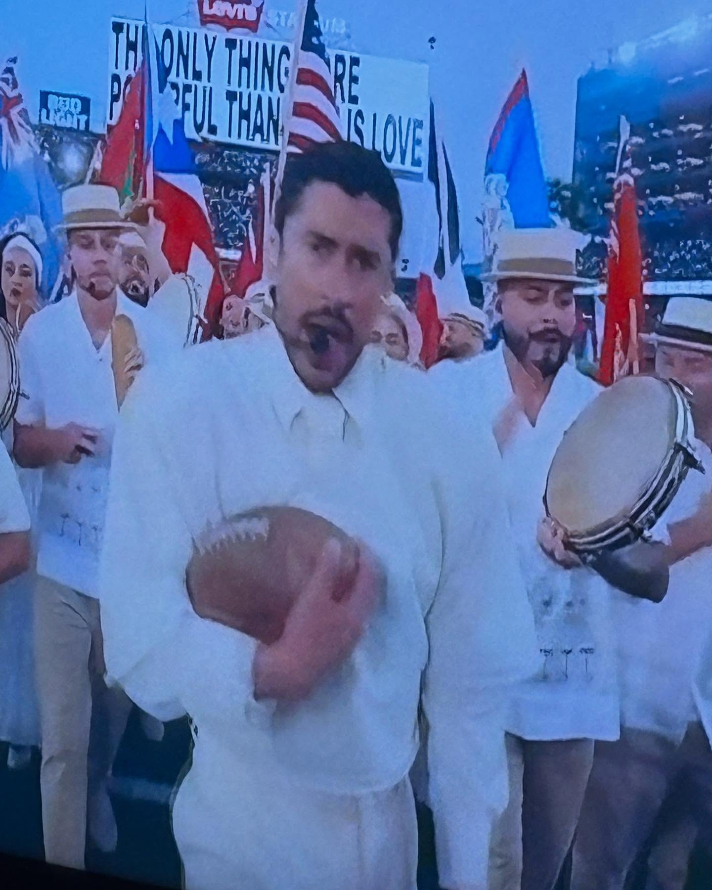 REPRESENT 🇦🇷🇵🇷

Bad Bunny for the win! What an epic halftime show! 🔥🔥🔥

Love so much how he&rsquo;s leaning into his musical heritage and bringing out so many different Latin beats and styles to the mainstream. Makes me so proud. Let&rsquo;s g