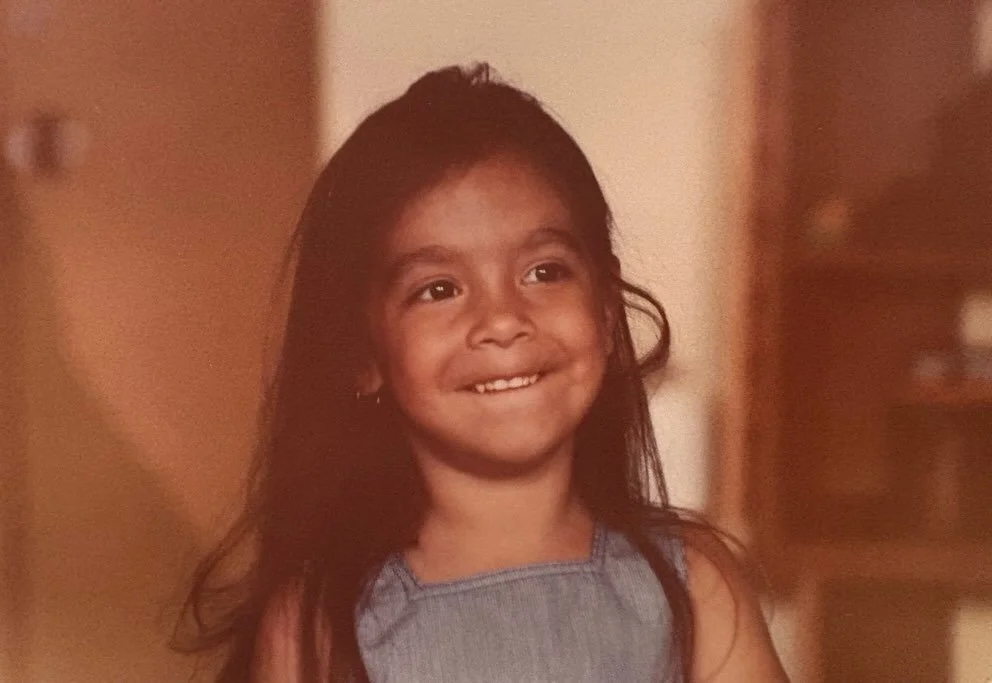 This is the girl who flew half way across the world shortly after her first birthday, when her family moved from Argentina 🇦🇷 to Canada 🇨🇦 

This is the girl who loved dressing up, lipstick and high heels even way back then💄

This is the girl wh