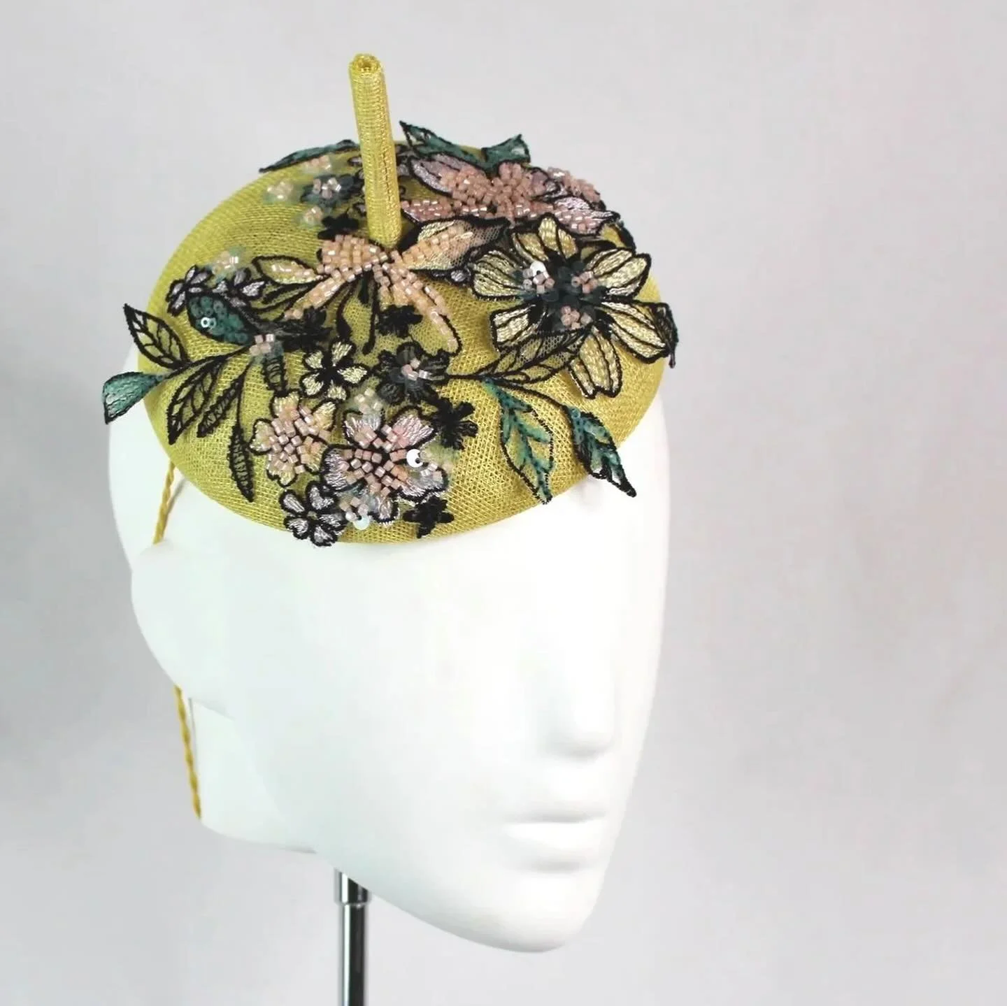 It&rsquo;s a little overcast on the GC today so bringing some sunshine with this little piece of goodness to help coax the sunshine out from behind the clouds.

Lemon layered sinamay button encrusted with the most exquisite 3D beaded lace.

#milliner