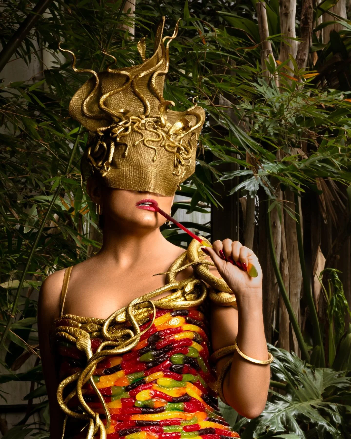 My last custom for 2025 was of course for @fashion_critical and this epic @allens Killer Python couture look celebrating the release of @anacondamovie staring @jackblack and my 90s crush @paulrudd_ 

It&rsquo;s been such a breath of fresh air to work