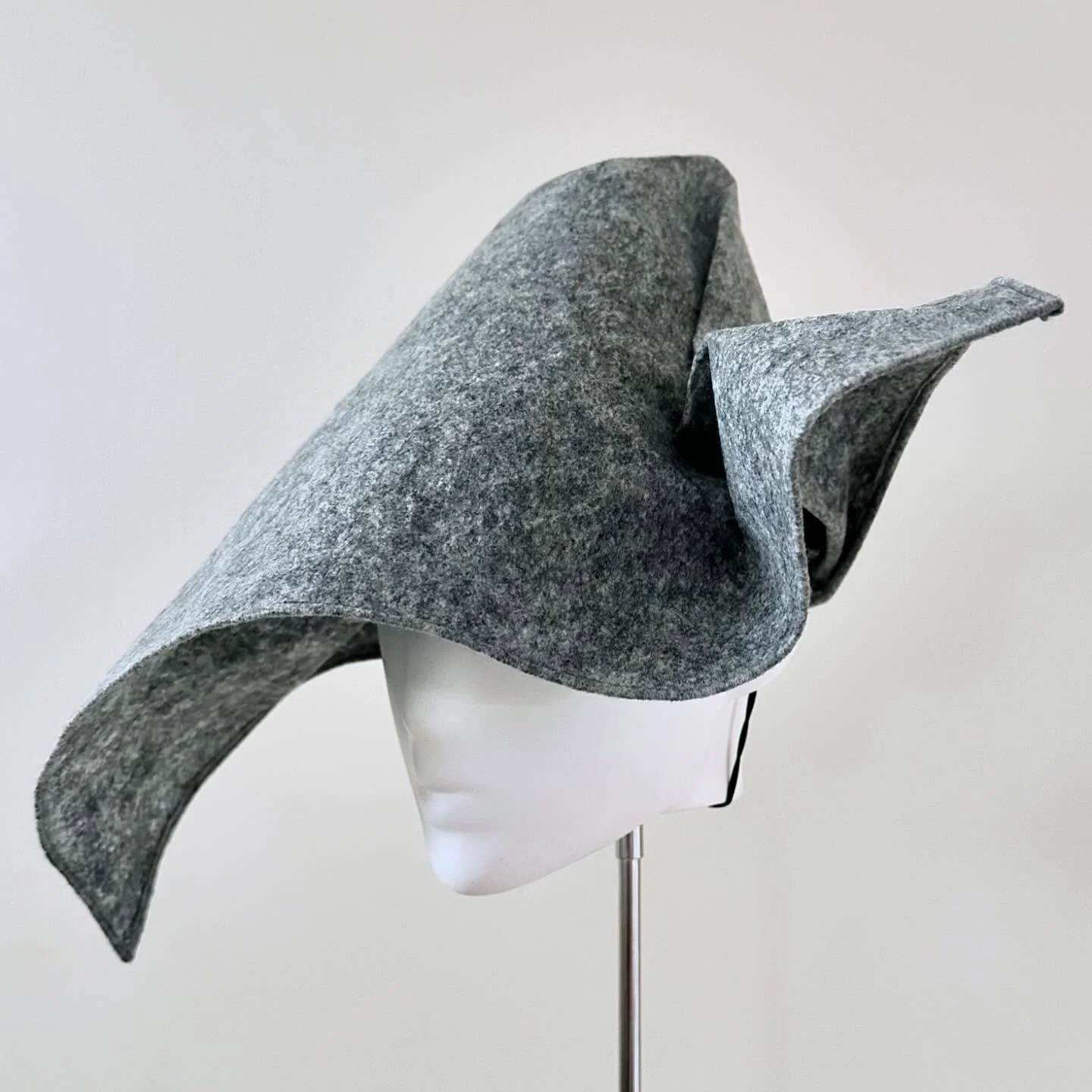 I had the privilege of collaborating with @shiyo_label for her @melbfashionfestival debut at last night&rsquo;s Metamorphosis x Savers Runway so embraced the theme and created this piece upcycled from a felt storage bag she sourced from @savers_au 

