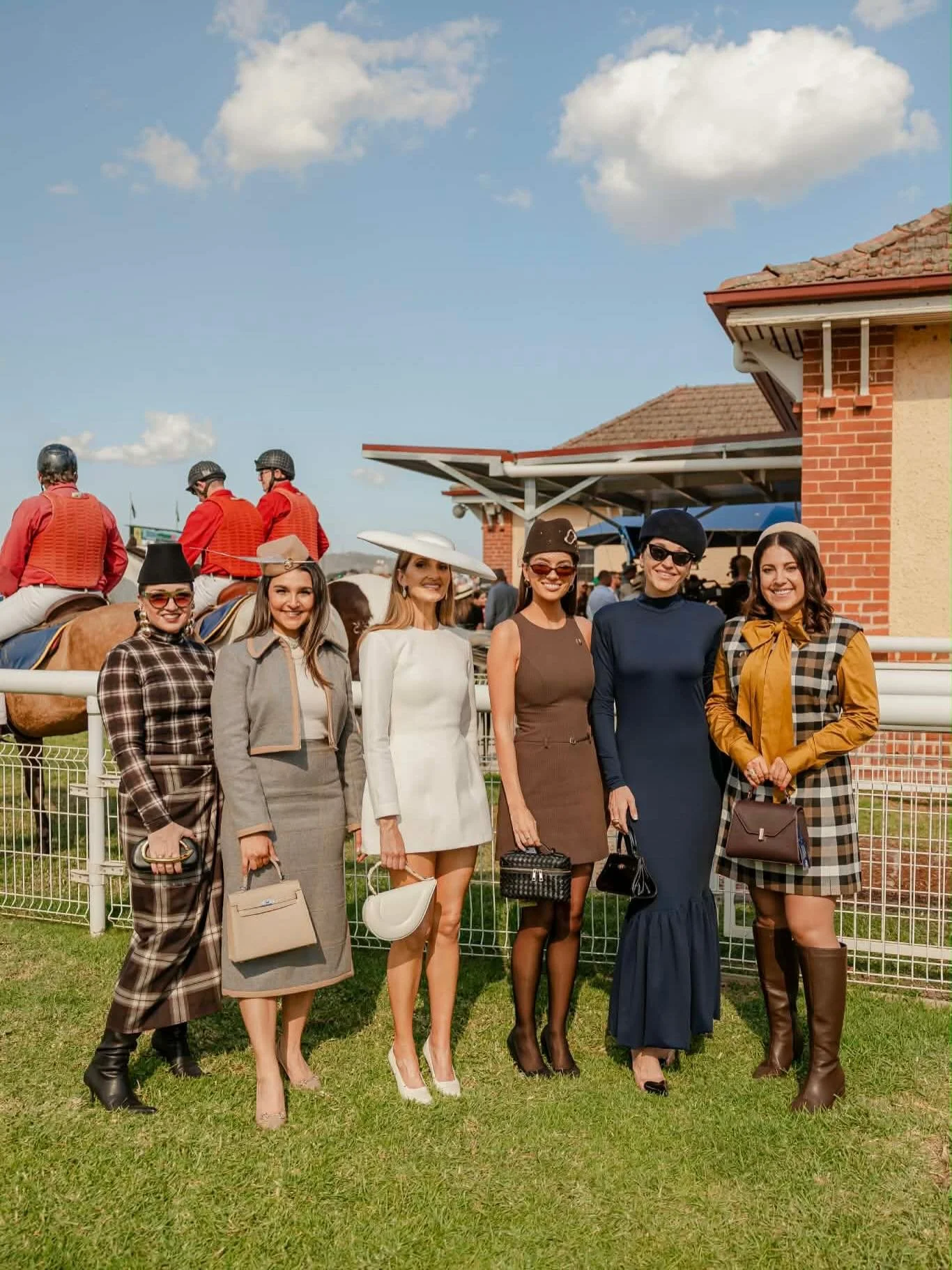 What a privilege to be a part of the judging panel for the @murrumbidgeeturfclub Gold Cup @kristophergraydonjewellers Fashions on the Field this year alongside these incredible women.

The punters really brought their A-game in the style stakes this 