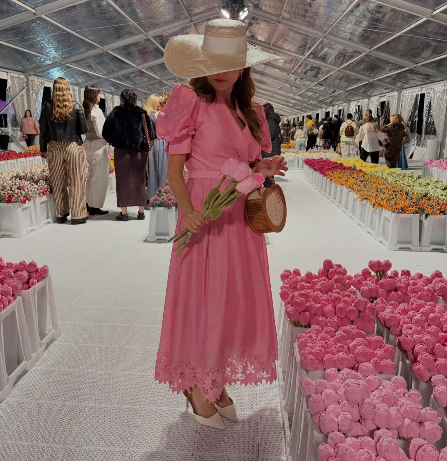 @fashion_critical stepped out in pink on Thursday night for the Steel Magnolia&rsquo;s premiere and dropped past @cj_hendry Flower Market on her way in my wife brim straw hat!

🩷🩷🩷