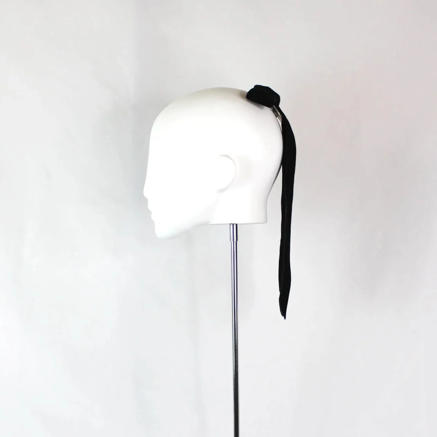 Black+velvet+bow+S.jpg