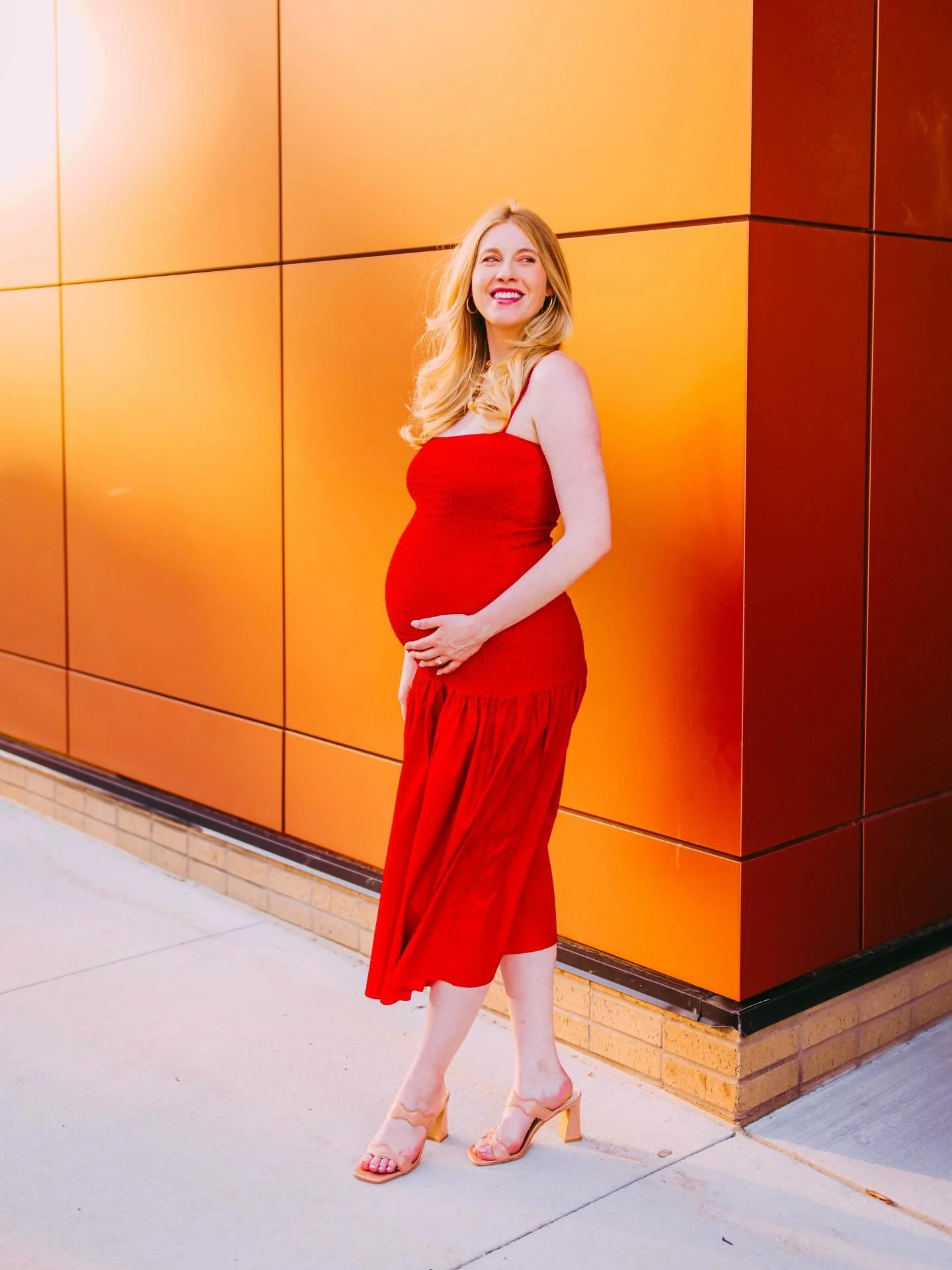 Mamas literally GLOW! The term was coined for a reason and capturing this season is one of my absolute favorites.

Alt caption: Hot Mamas. 🔥&hearts;️✨