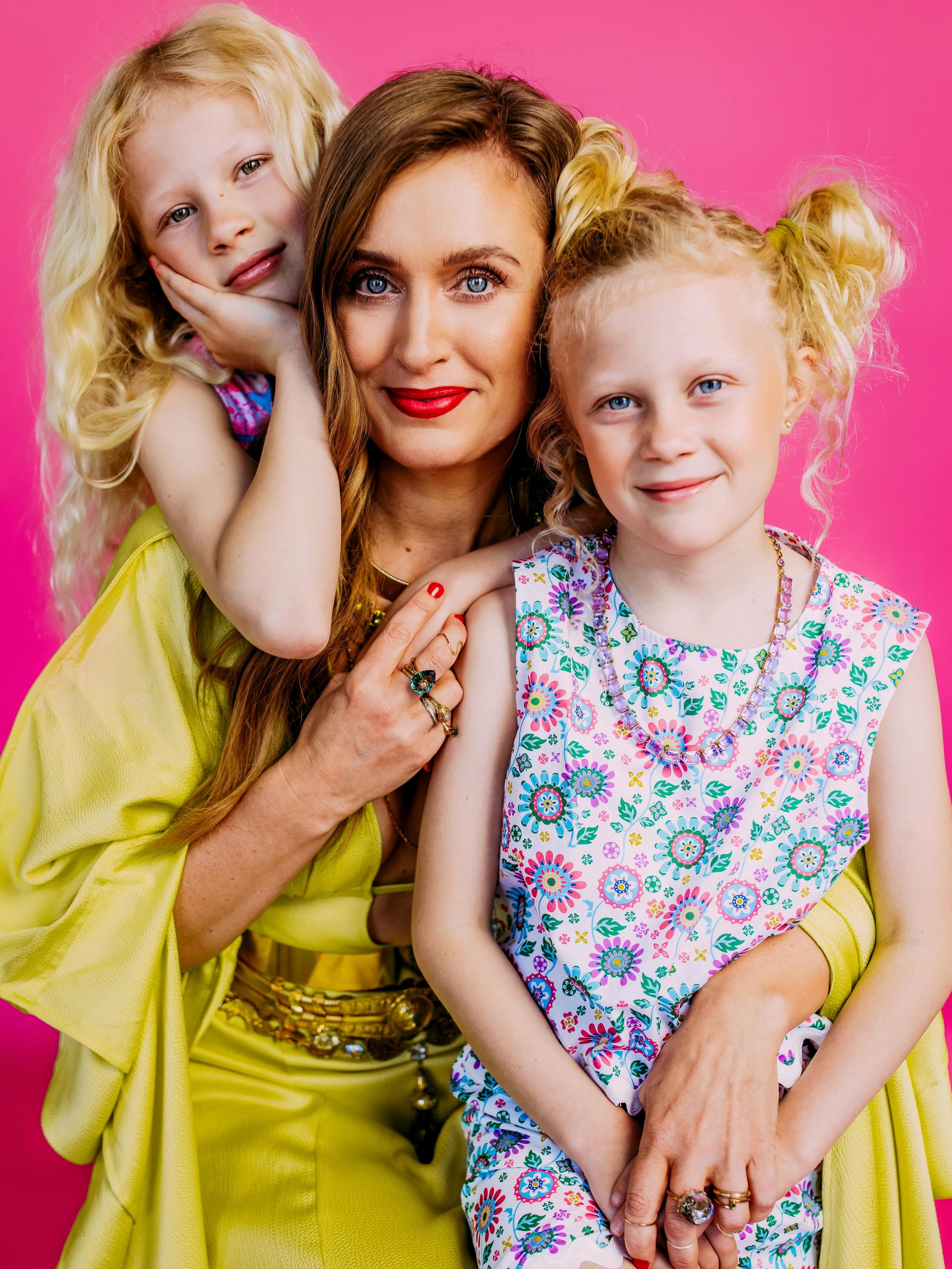 How does one even caption such beauty and sweetness? I just adore when people lean into and embrace color for their portraits.

Loved having @melinnm in the studio for our Motherhood series. &hearts;️✨