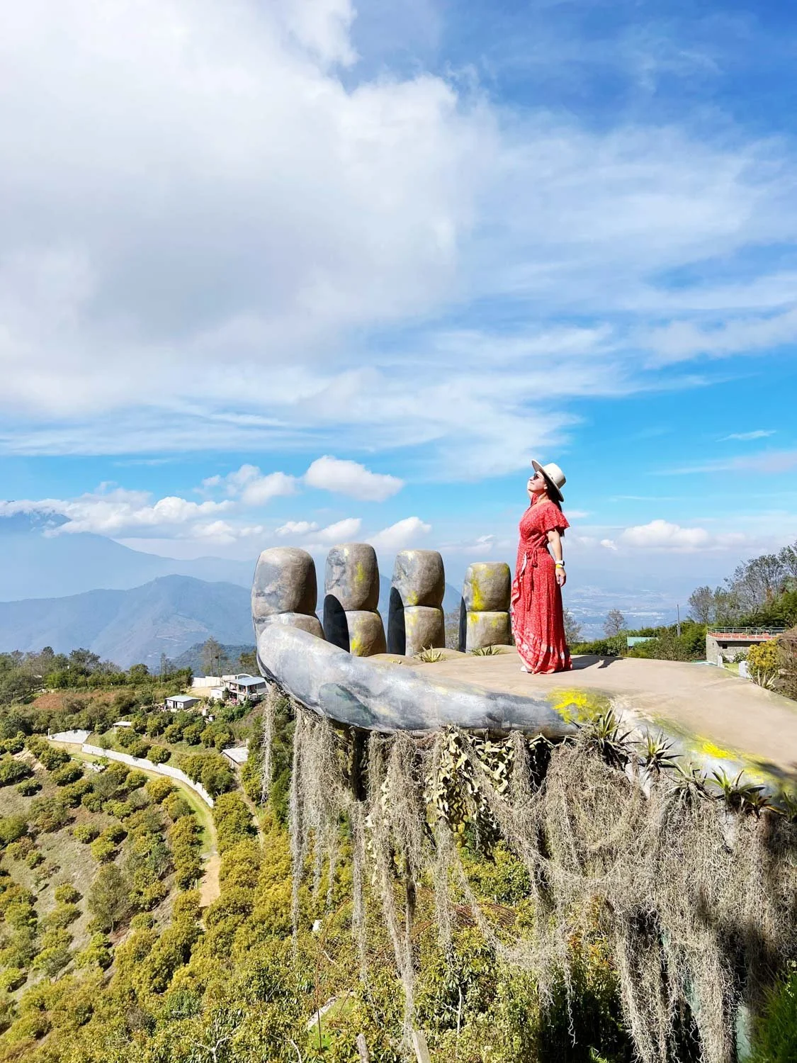 Mountain Top - Altamira, Hobbitenango y Cerro de la Cruz