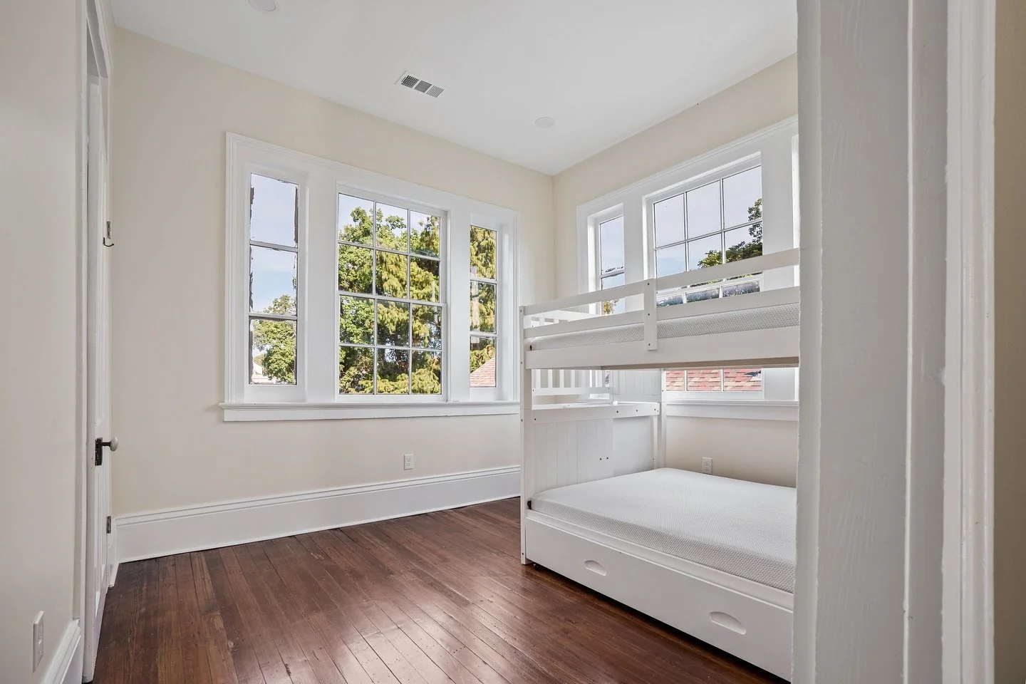 Transformation Tuesday ✨

#beforeandafter #construction #historicpreservation #renovation