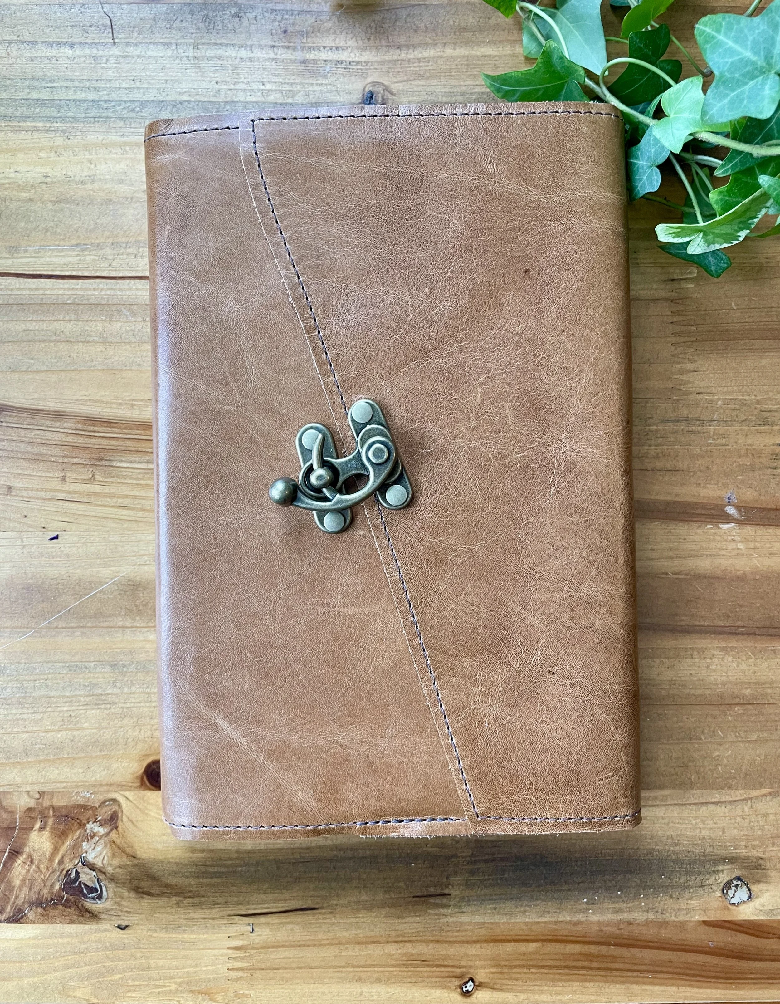 Medium, Refillable Sketchbook: Golden Brown Leather with Latch Closure