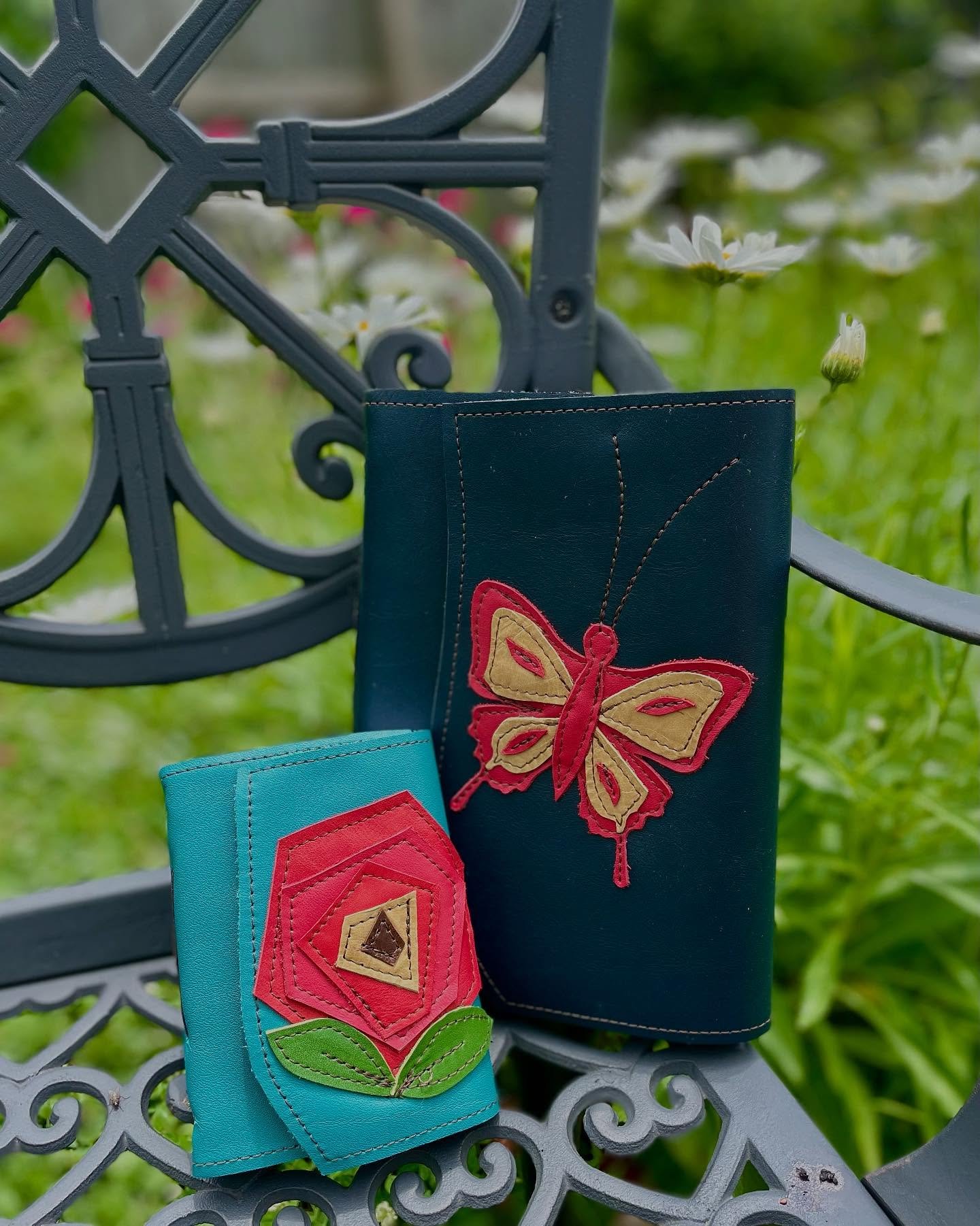It&rsquo;s almost time for the @talbotstreetartfair in Indianapolis! 
Water- check!
Electrolytes- check!
Fan- check!

It&rsquo;s going to be a beautiful, hot weekend so a little extra preparation goes a long way. I&rsquo;m looking forward to joining 