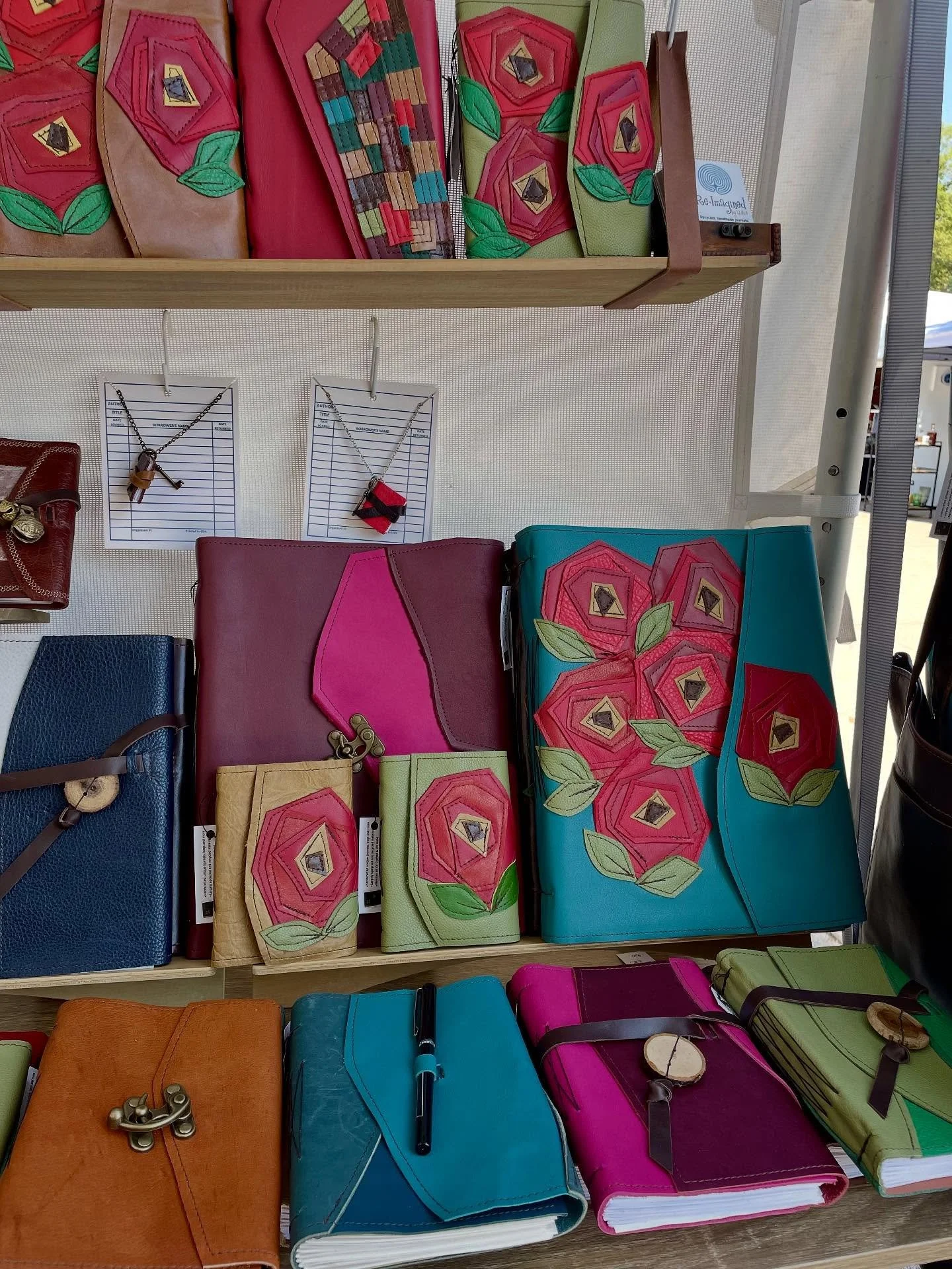 A big thank you to everyone who came out last Saturday for the @kyguild Fall Art Market! The day was very full with steady people, music, and so many good conversations. While I wish we could have also had Sunday, I was glad to not have to be out in 