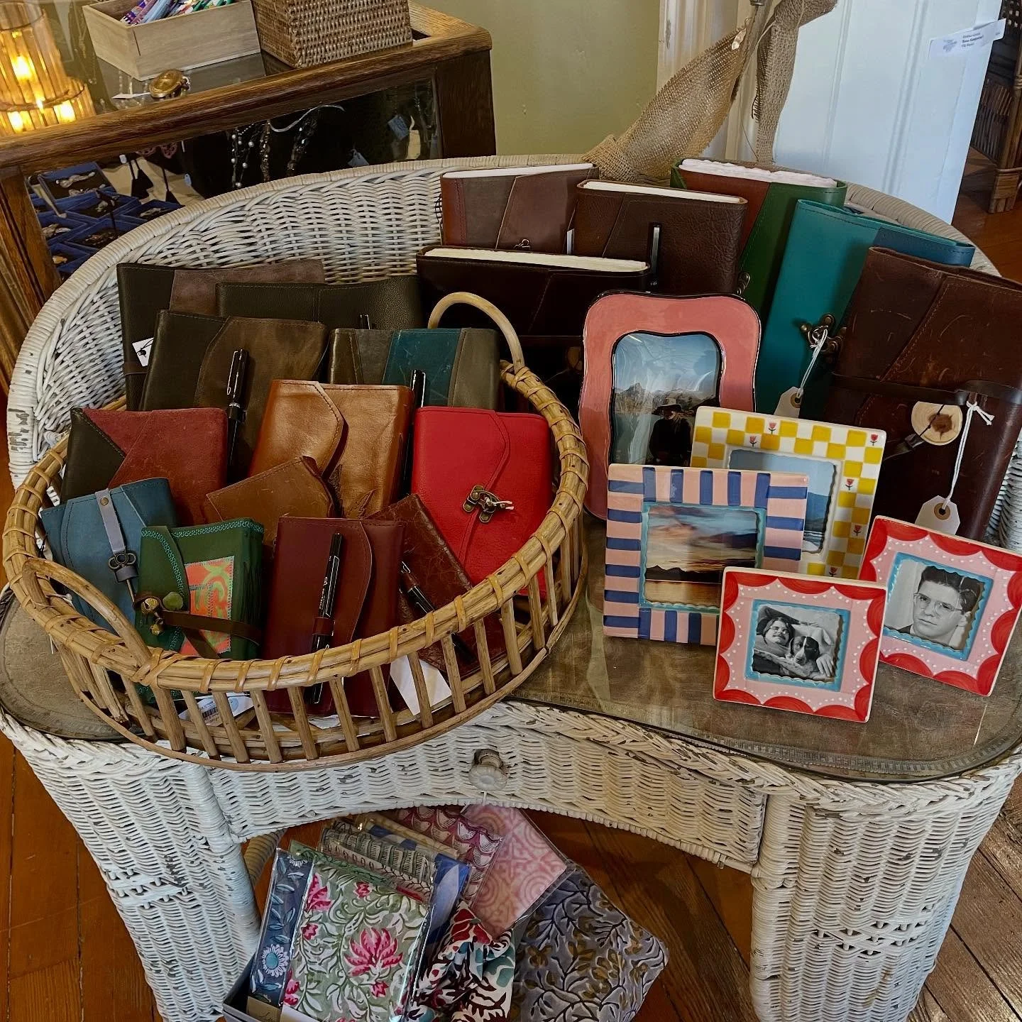 New work just dropped off at @mulberryandlimeofficial! They have handbound journals, refillable sketchbooks and notebooks, and leather bags. Also, they are a perfect place for home decor or a special, unique gift for anyone.