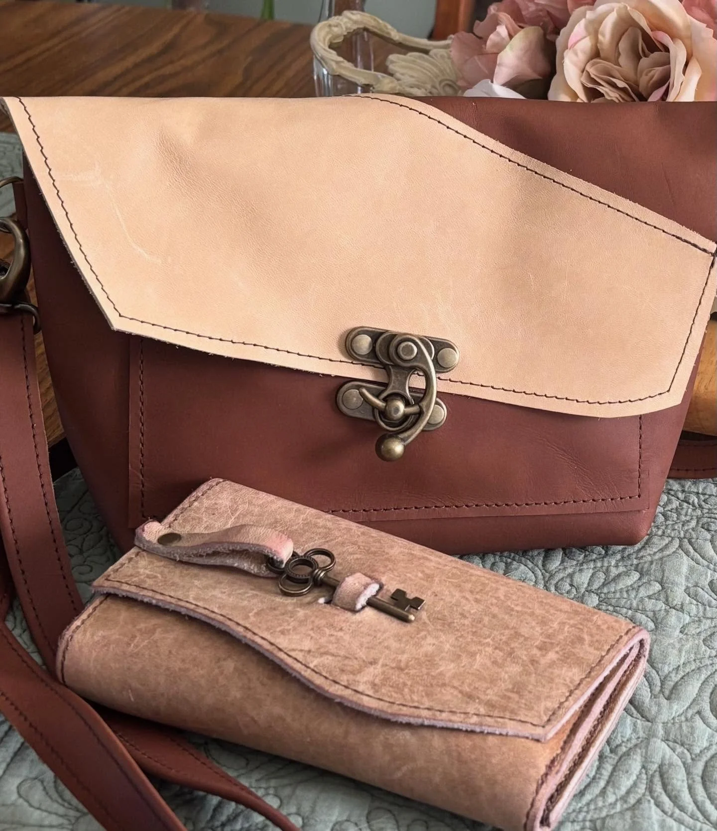 Here is a custom order for someone who has several of my pieces. She wanted one of my new medium horizontal designs because it&rsquo;s slightly bigger than the minimalist purse while still not being too big. Also, I made her this special custom walle