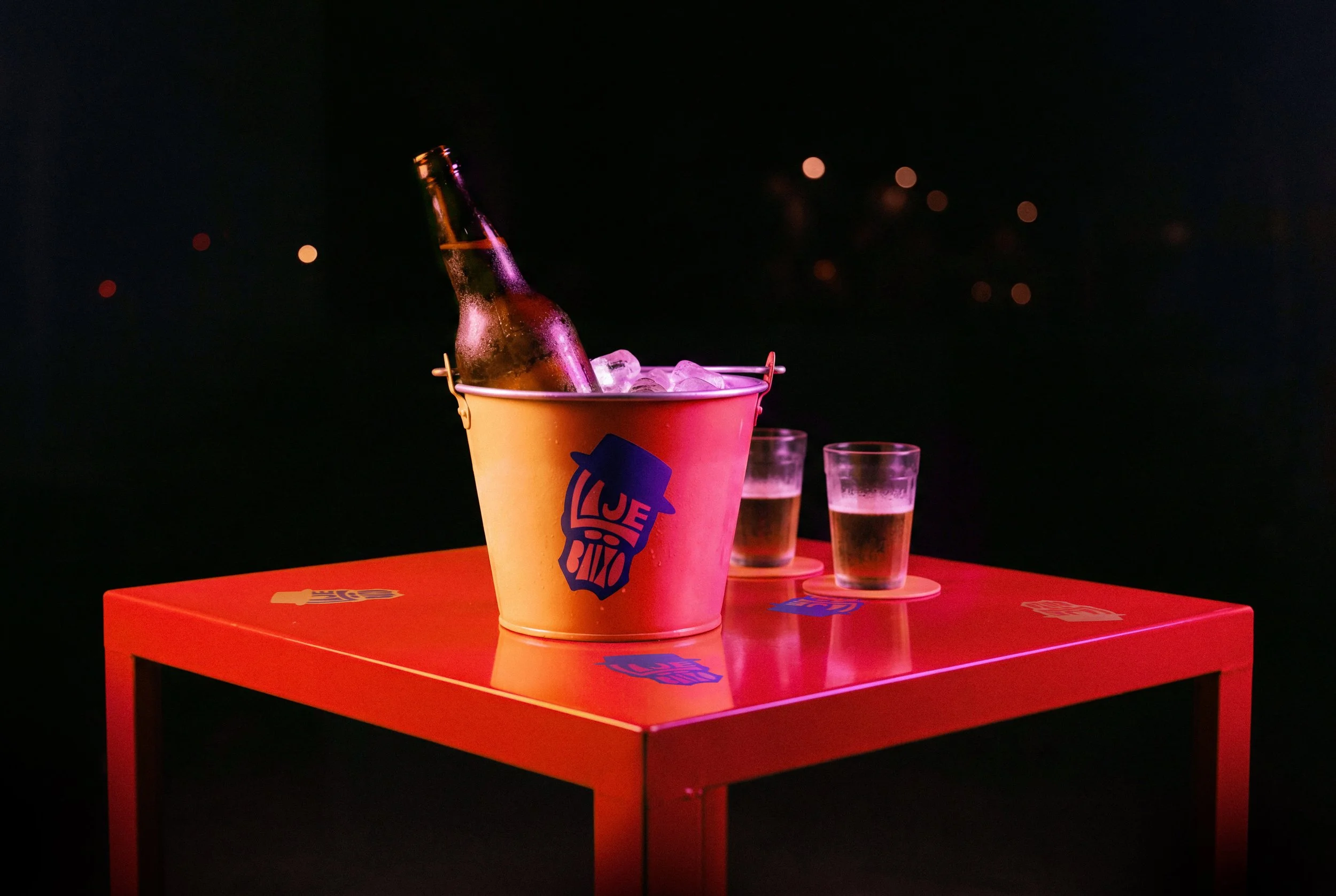 Laje mesa com balde final cor.jpg