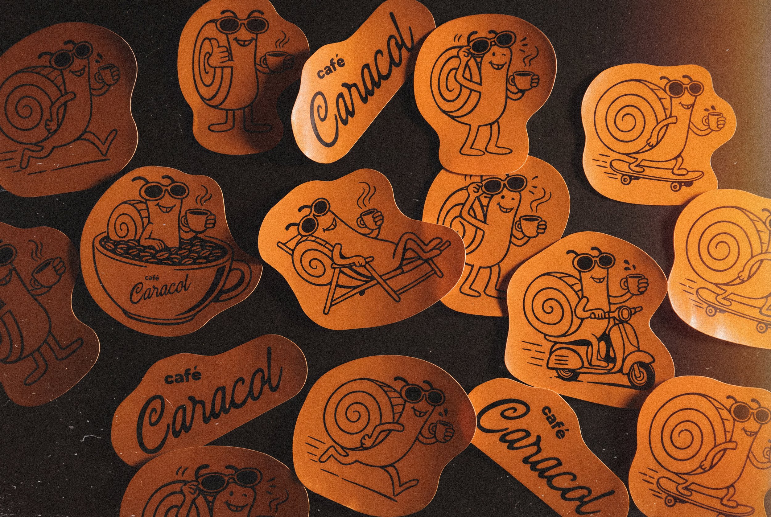 Caracol Mockup Adesivos.jpg