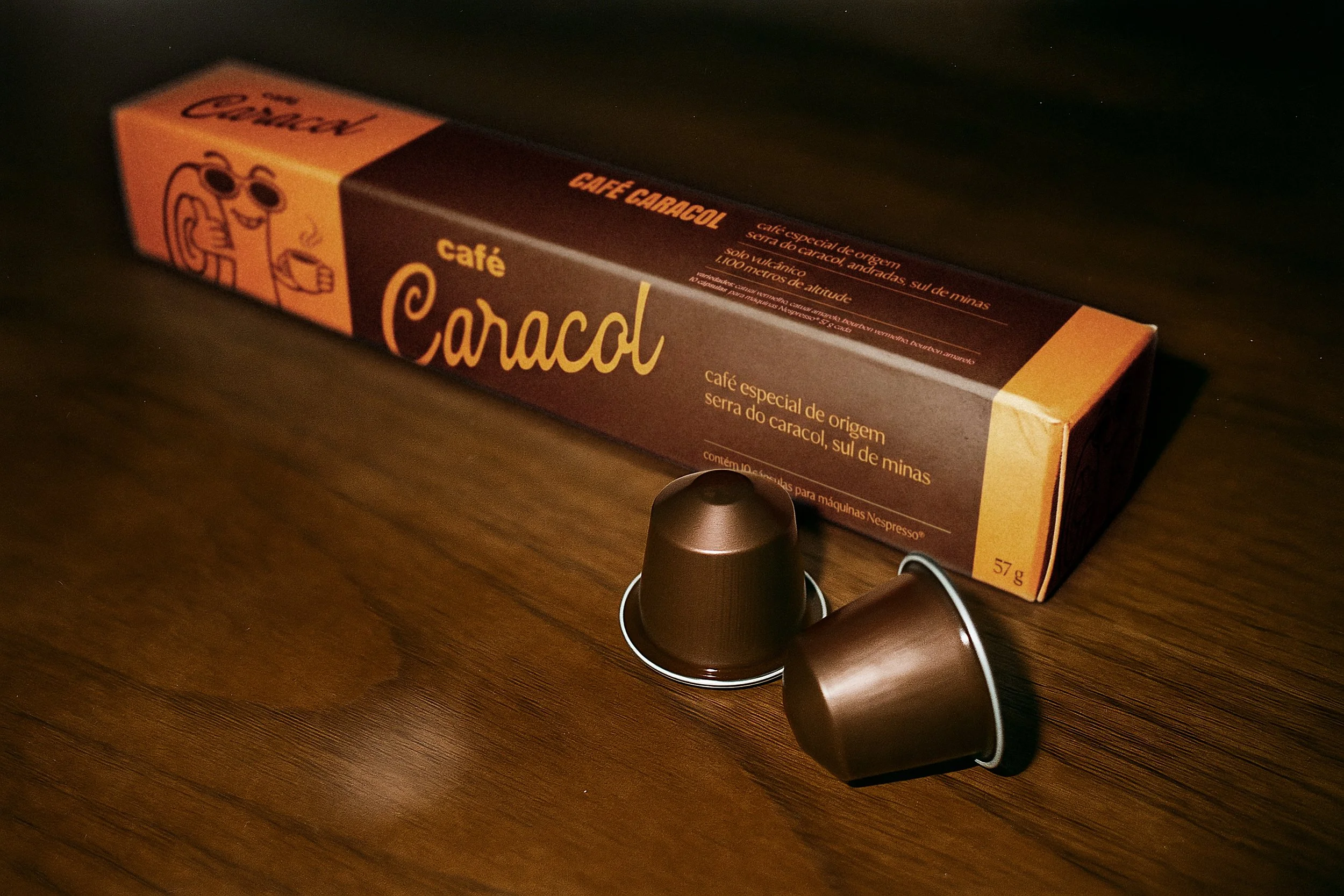 Caracol mockup caixa nespresso fina.jpg