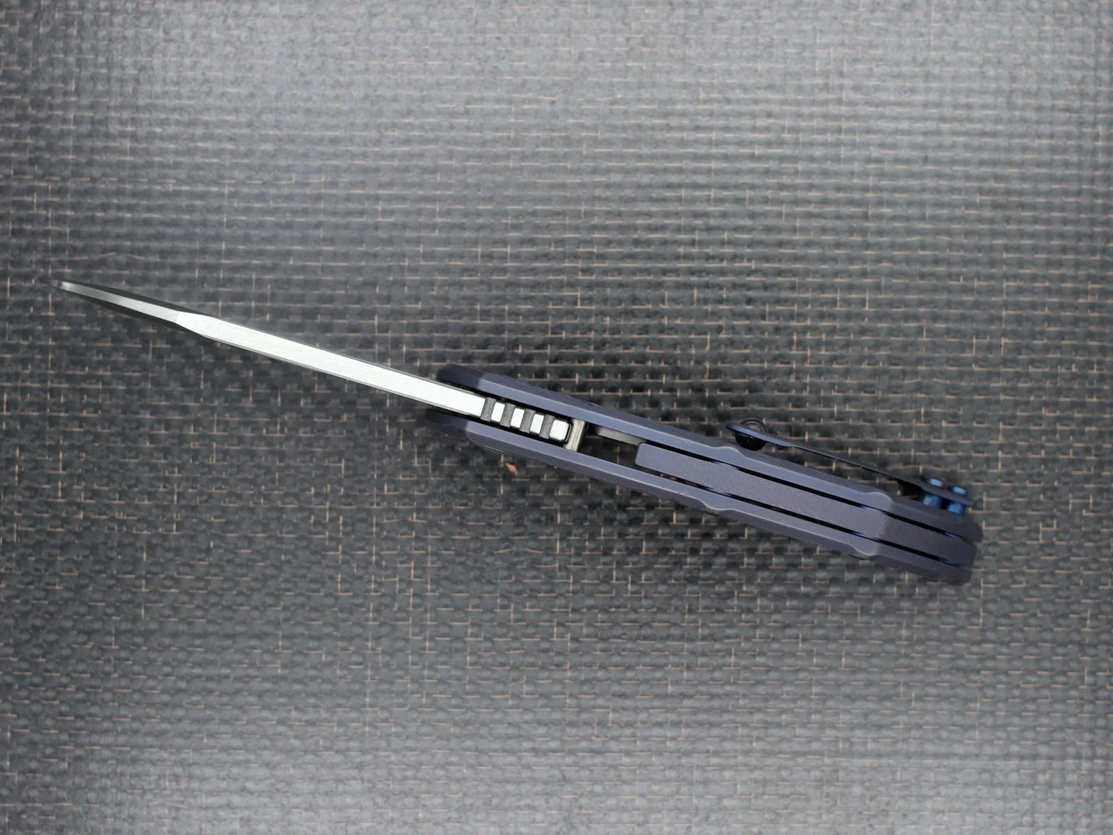 Busker #743L - The Olamic Table