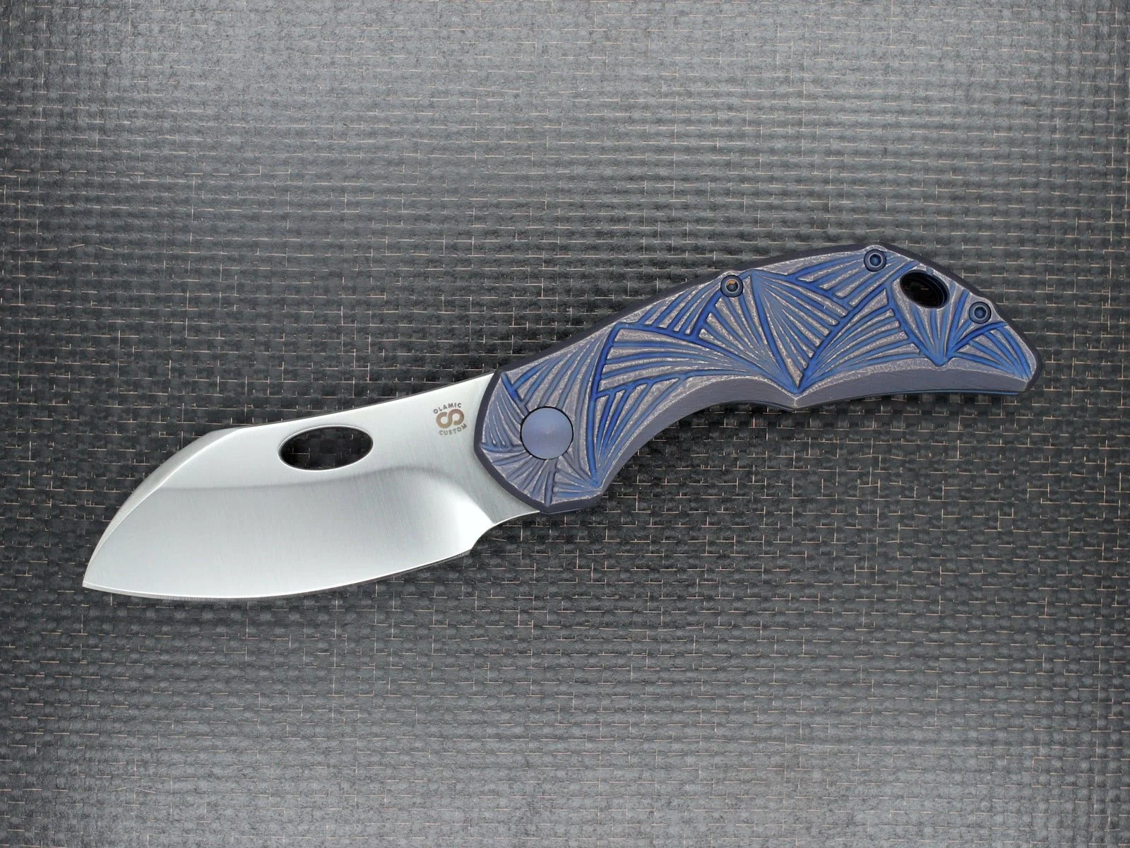 Busker #743L - The Olamic Table