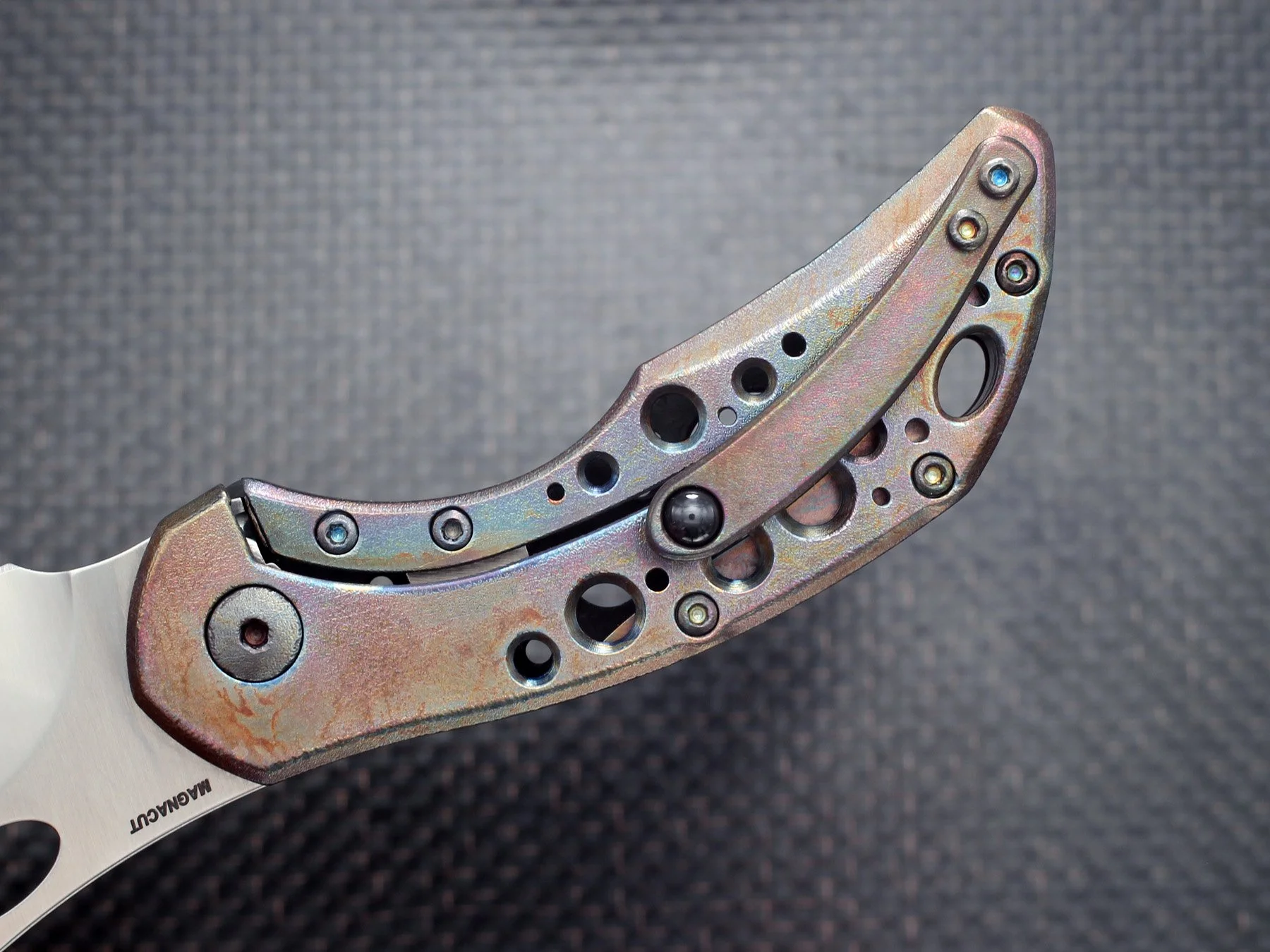 Busker CF #121S - The Olamic Table