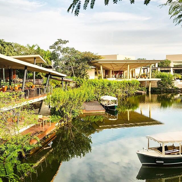 In Mexico&rsquo;s Playa del Carmen you can find the gorgeous Rosewood Mayakoba, a 129-suite hotel situated on 1,600 acres of lush beachfront property. Arriving guests are taken to their suites by boat via the canals and lagoons that spread through ou