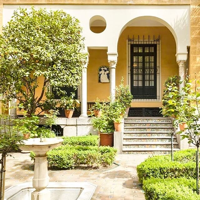 Located in the preserved Madrid home of Spanish Impressionist Joaquin Sorolla, Museo Sorolla houses over 1200 of the artist&rsquo;s paintings and drawings, in addition to the furniture and items he amassed in his lifetime. The home was converted into