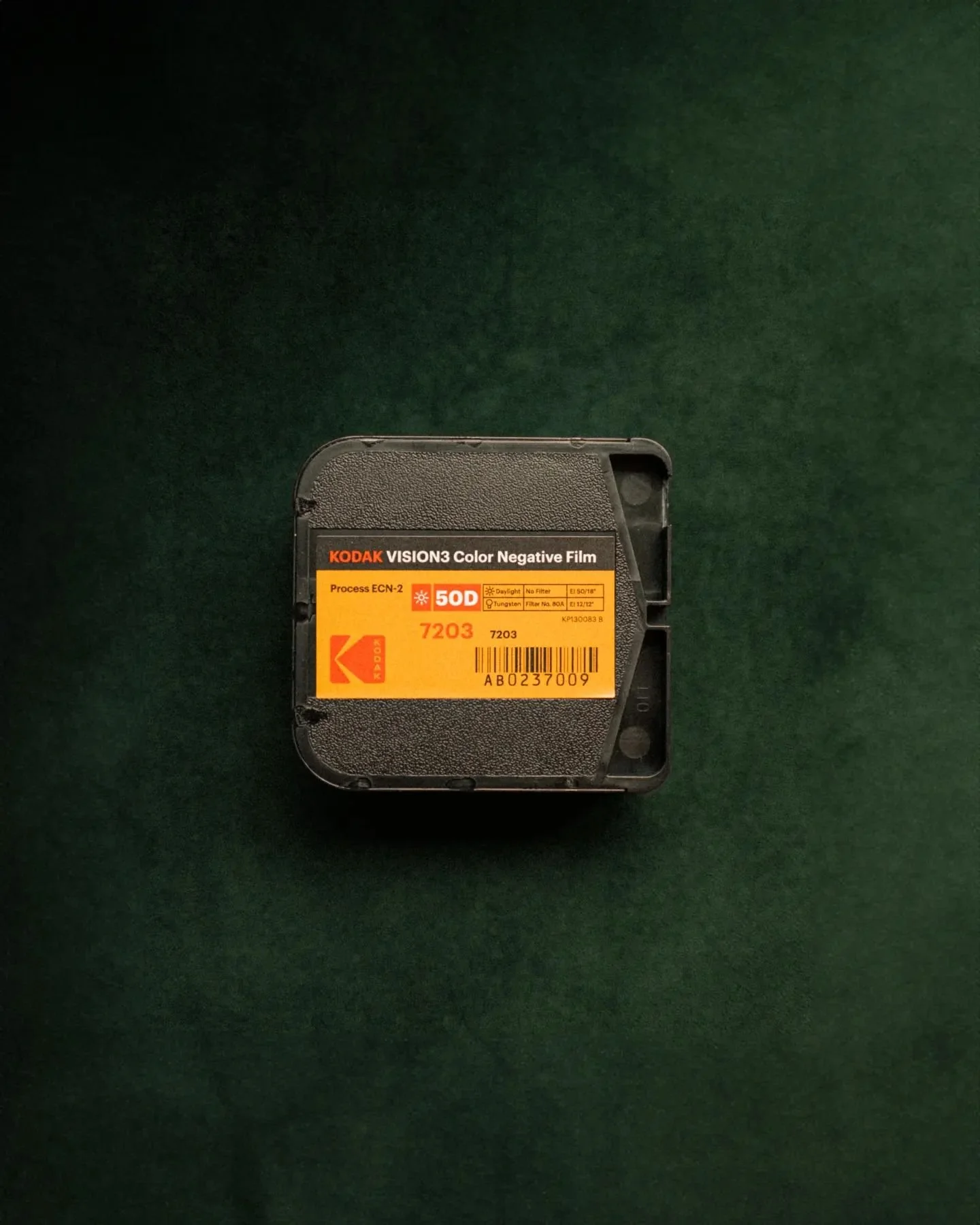 Want to add some vintage flare to your weddings? 🎞️
I have always been obsessed with vintage camera gear, whether that's VHS, DV or Super 8. I have collected a lot of old cameras over the years for various projects and just to experiment with diffe