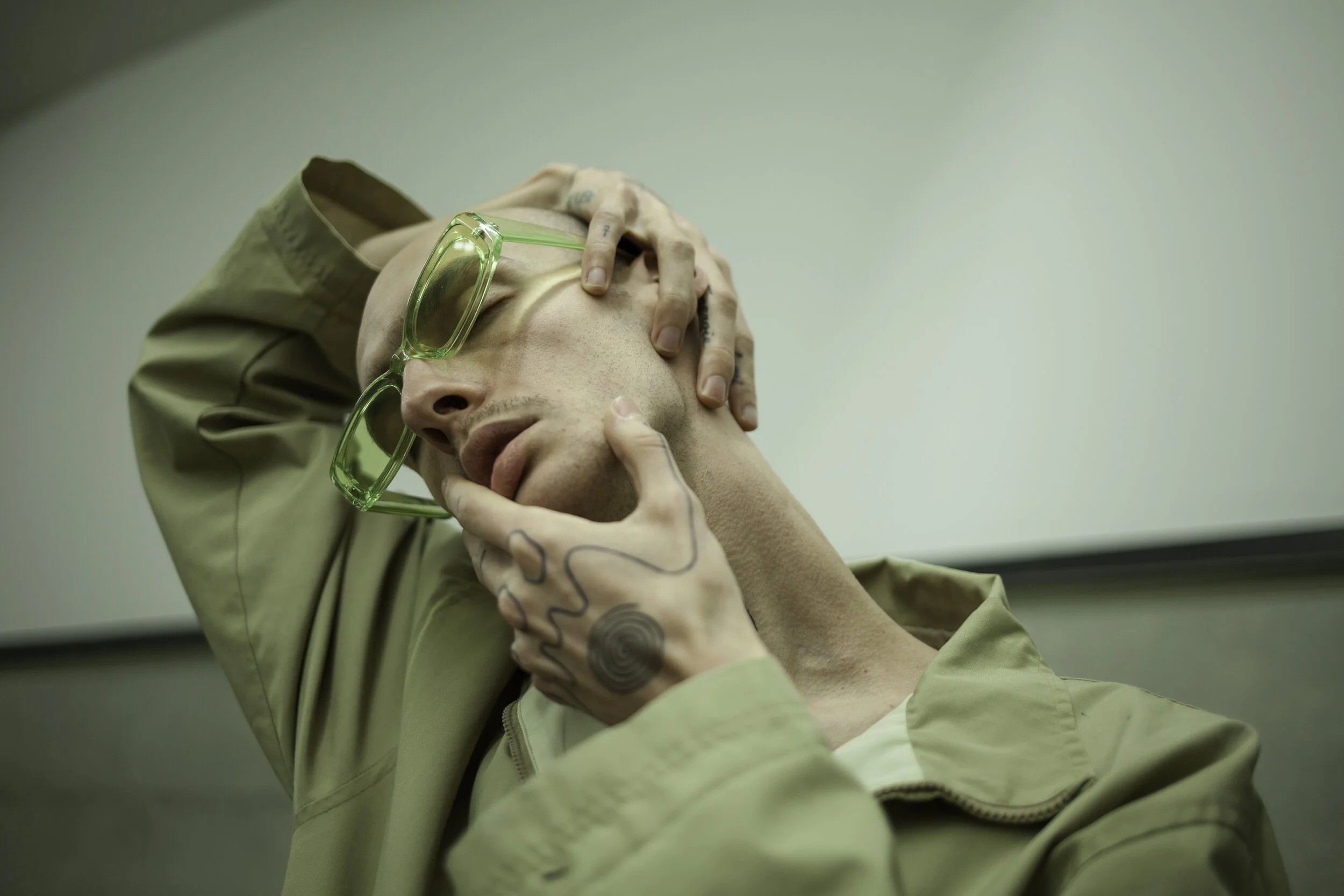NEW ALIENS AGENCY: FUCK HARDER - to znamená žiť viac, milovať viac!