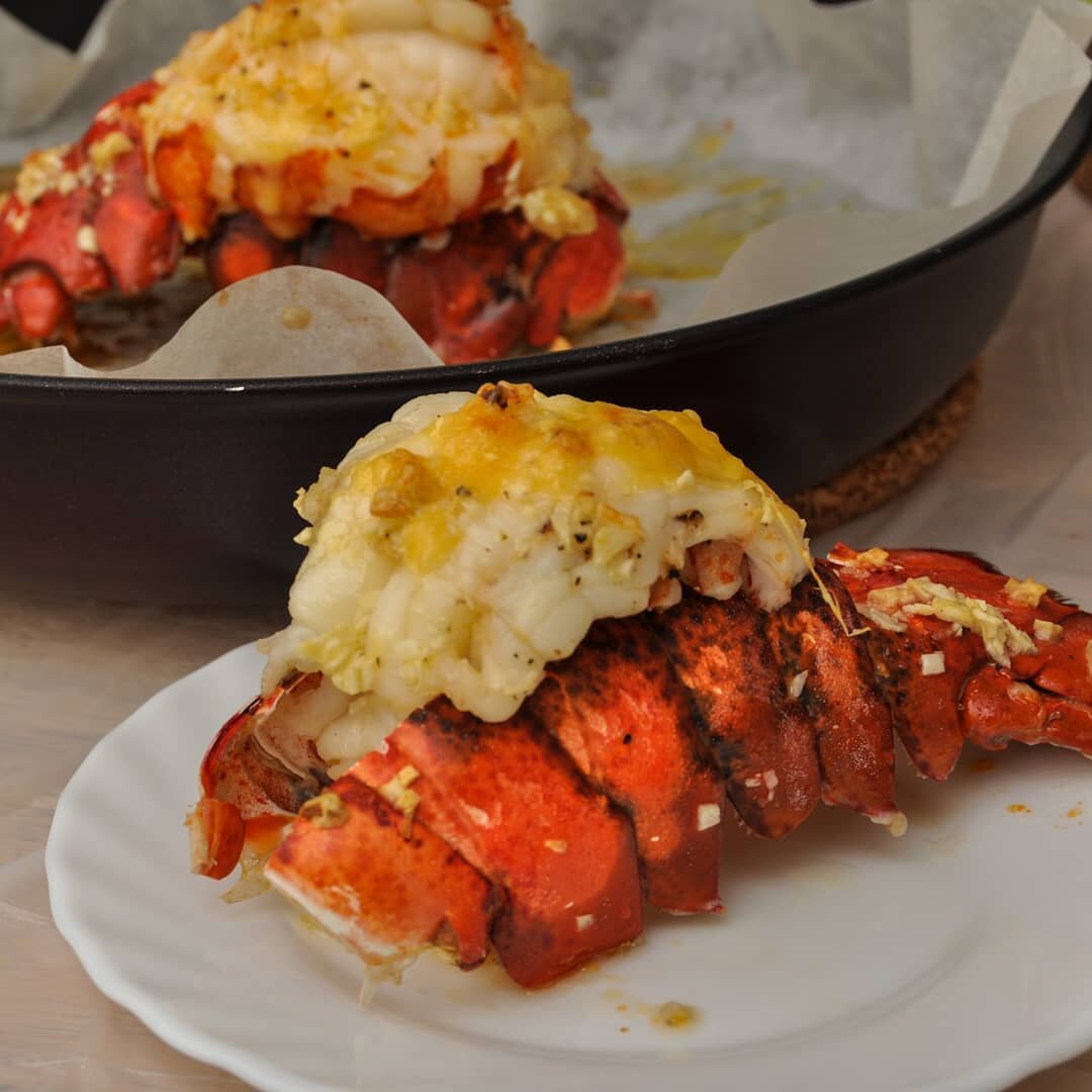 芝士配彈牙龍蝦肉無得輸😋
Cheese and lobster are perfect match.
.
🍽On plates🍽 
#龍蝦 #龍蝦尾 #焗龍蝦 #芝士焗龍蝦 #芝士龍蝦 #ロブスター #チーズ #바닷가재 #치즈
#lobster #lobstertail #bakedlobster #bakedlobsterwithcheese
#cheeselobster 
.
🍳About🍳
#homecooking #quarantinecooking #homecook#自炊