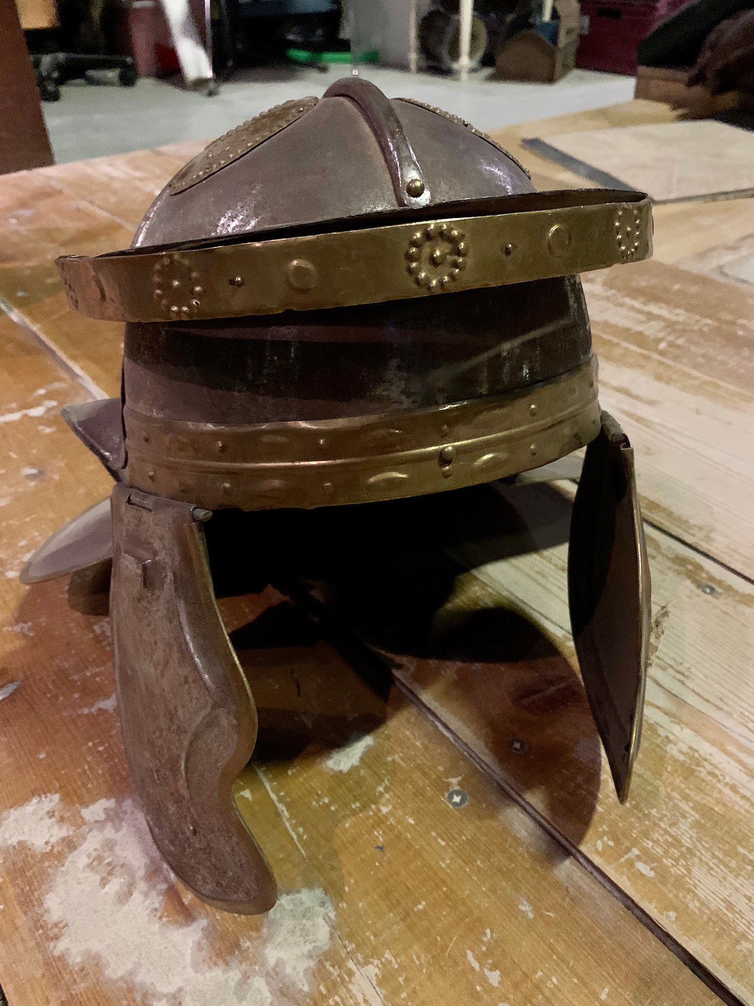 ancient-armour-and-weapons-helmet.jpg