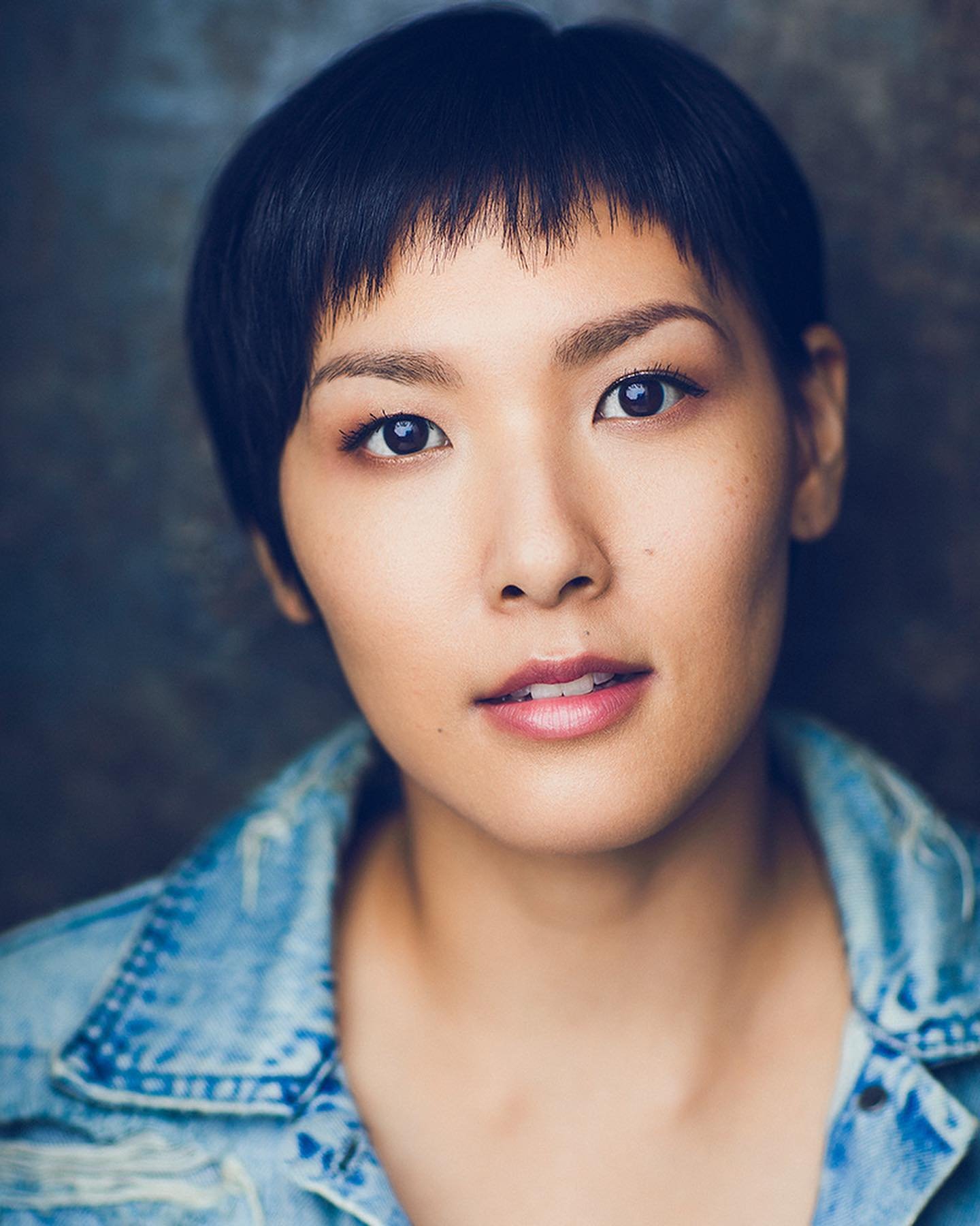 My new headshots by www.davidnoles.com 
Not only that all the photos were absolutely great, it was a pure pleasure to work with @davidnoles and @annamalskaya 
I had so much fun during the entire session!! Thank you so much for the amazing pictures!!
