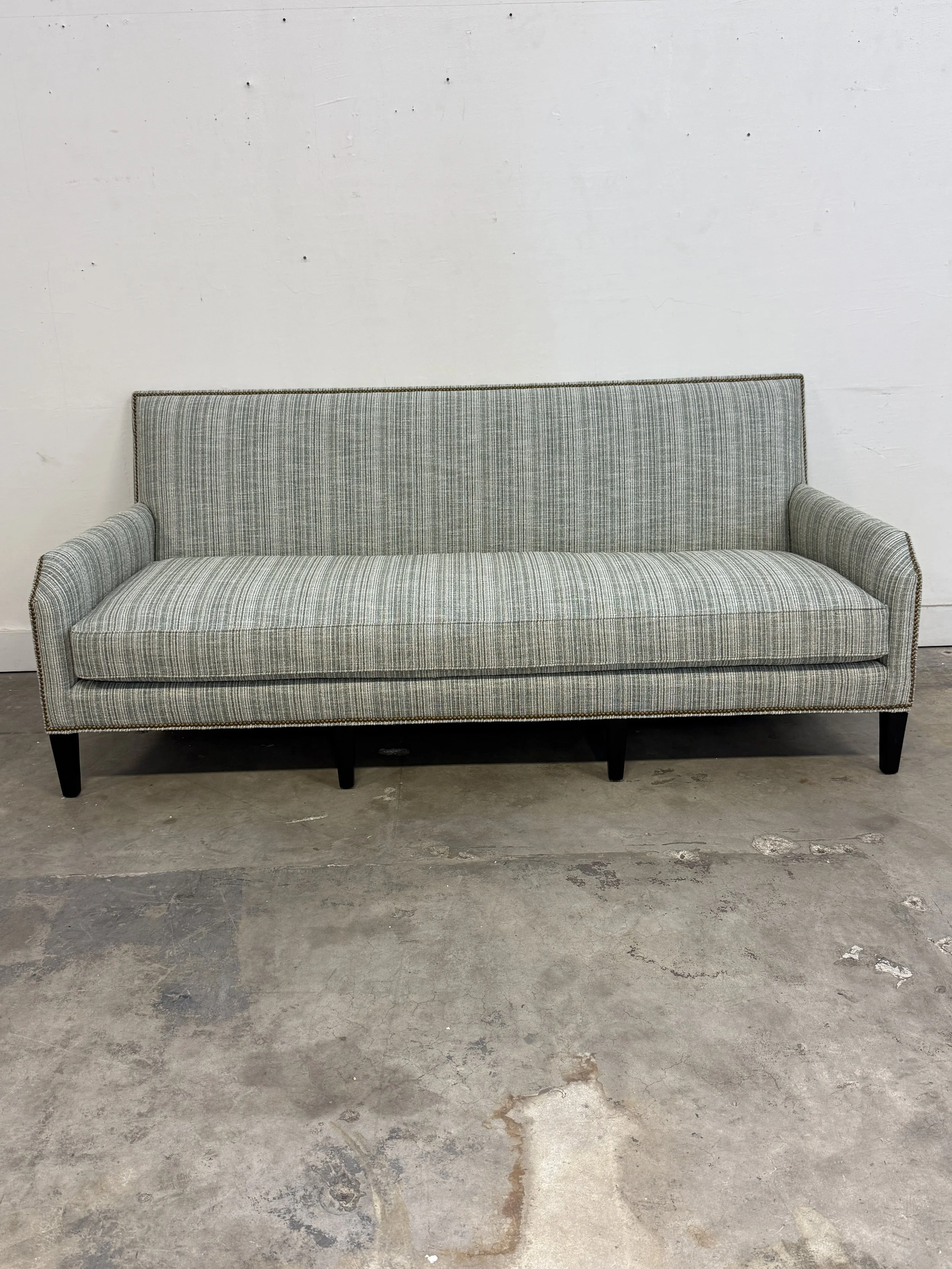 237) SOFA I INQUIRE FOR PRICING I 87 W X 39 D X 37 H I QTY: 1