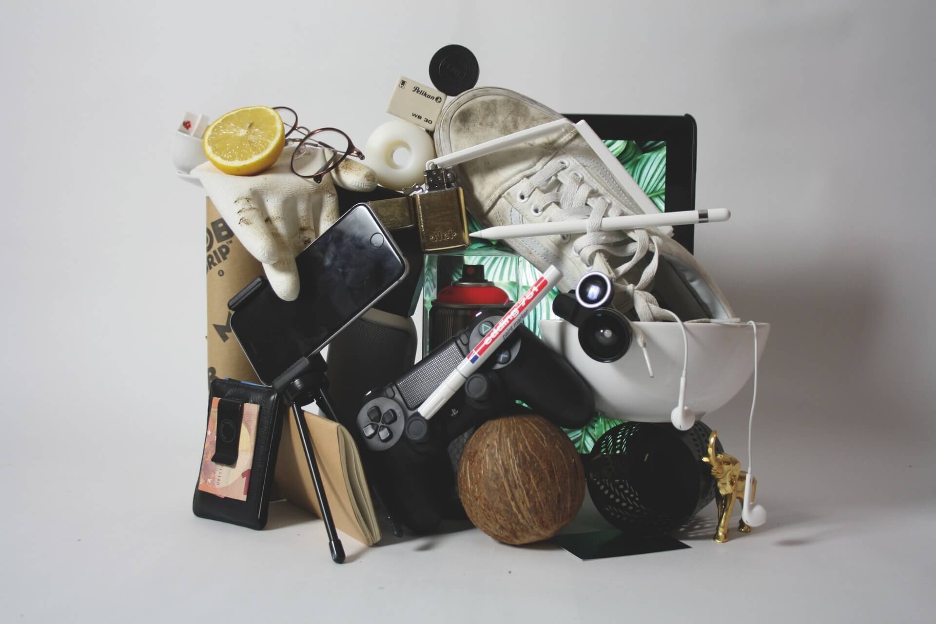 minimalray-minimalist-declutter-minimalism.jpg