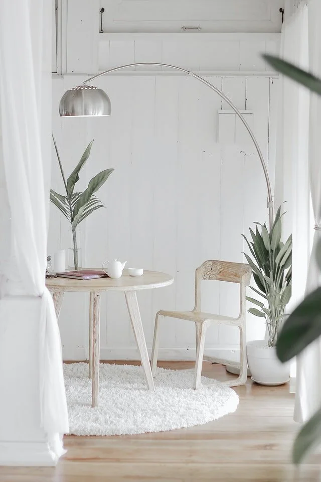 minimalray-minimalism-minimalist-aesthetic-apartment.jpg