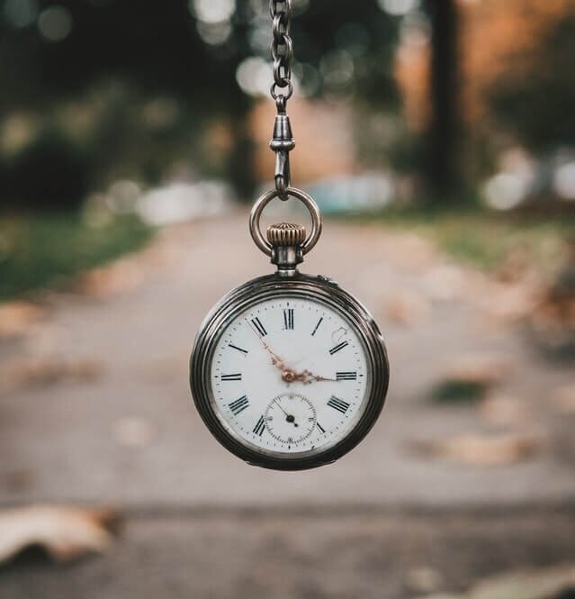 minimalray-minimalism-non-materialistic-gifts-time.jpg