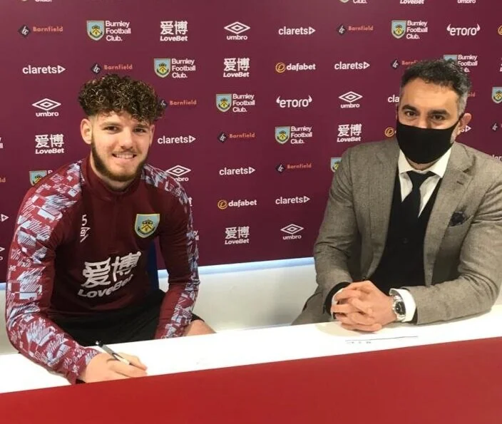 Anthony Gomez Mancini signs new contract with Burnley FC