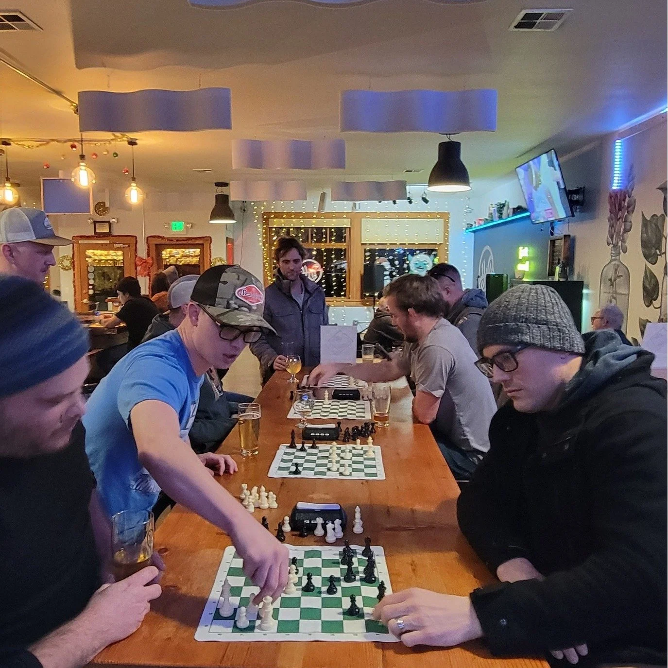 ♟️ Join the Winter Adult Chess League! ♟️
Are you 21 or older? Ready to challenge your mind and compete for the Winter Cup? Sign up for the entire season or just come by each night — it’s your choice
Multiple matches per night
Exciting aw