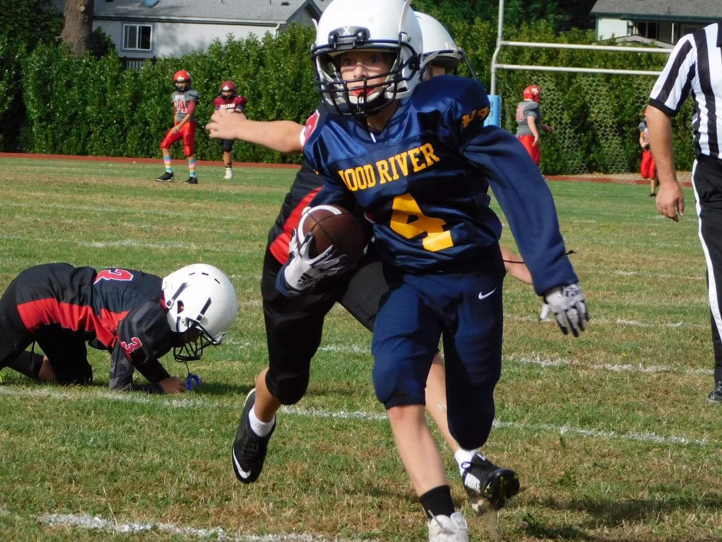 Youth Football — Hood River Valley Parks + Recreation District