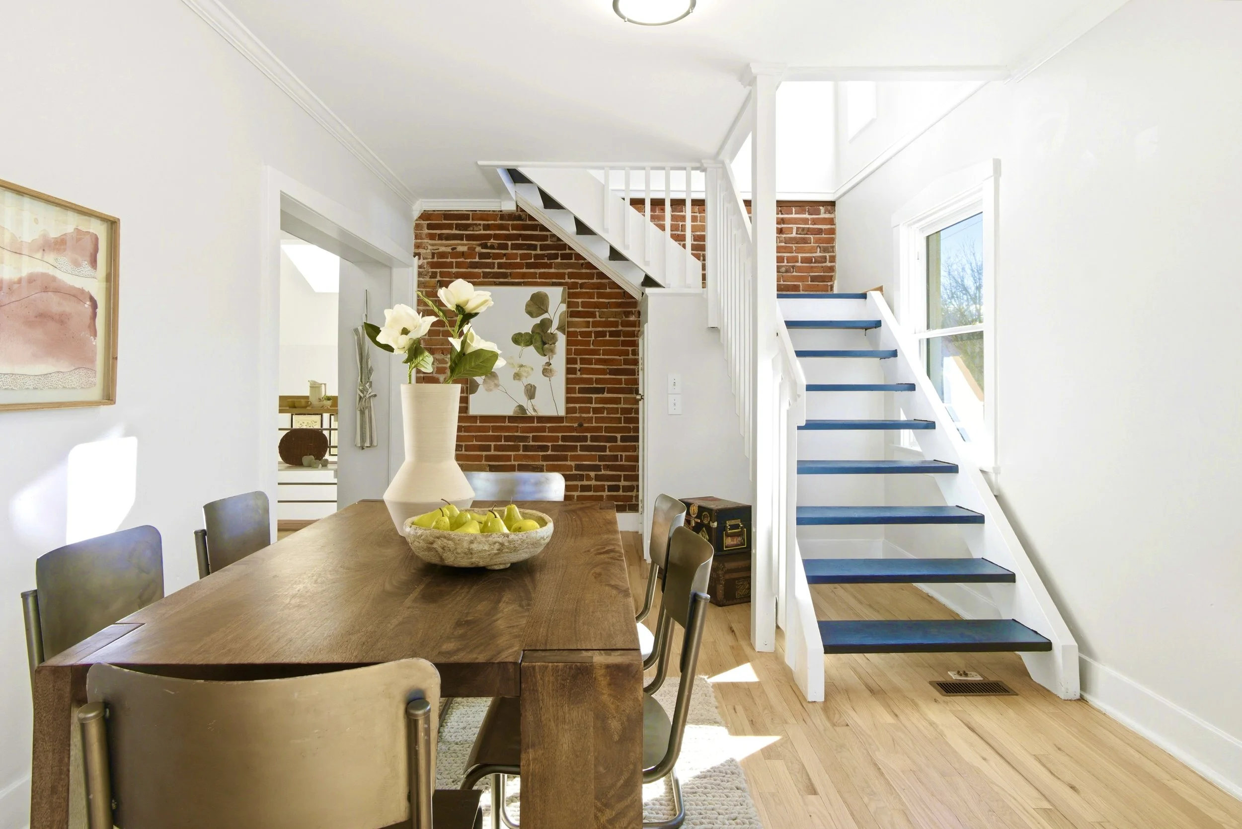 1 dining 18-print-a2166f4b-8358-4e34-a055-48a0d48e2612 2.jpg