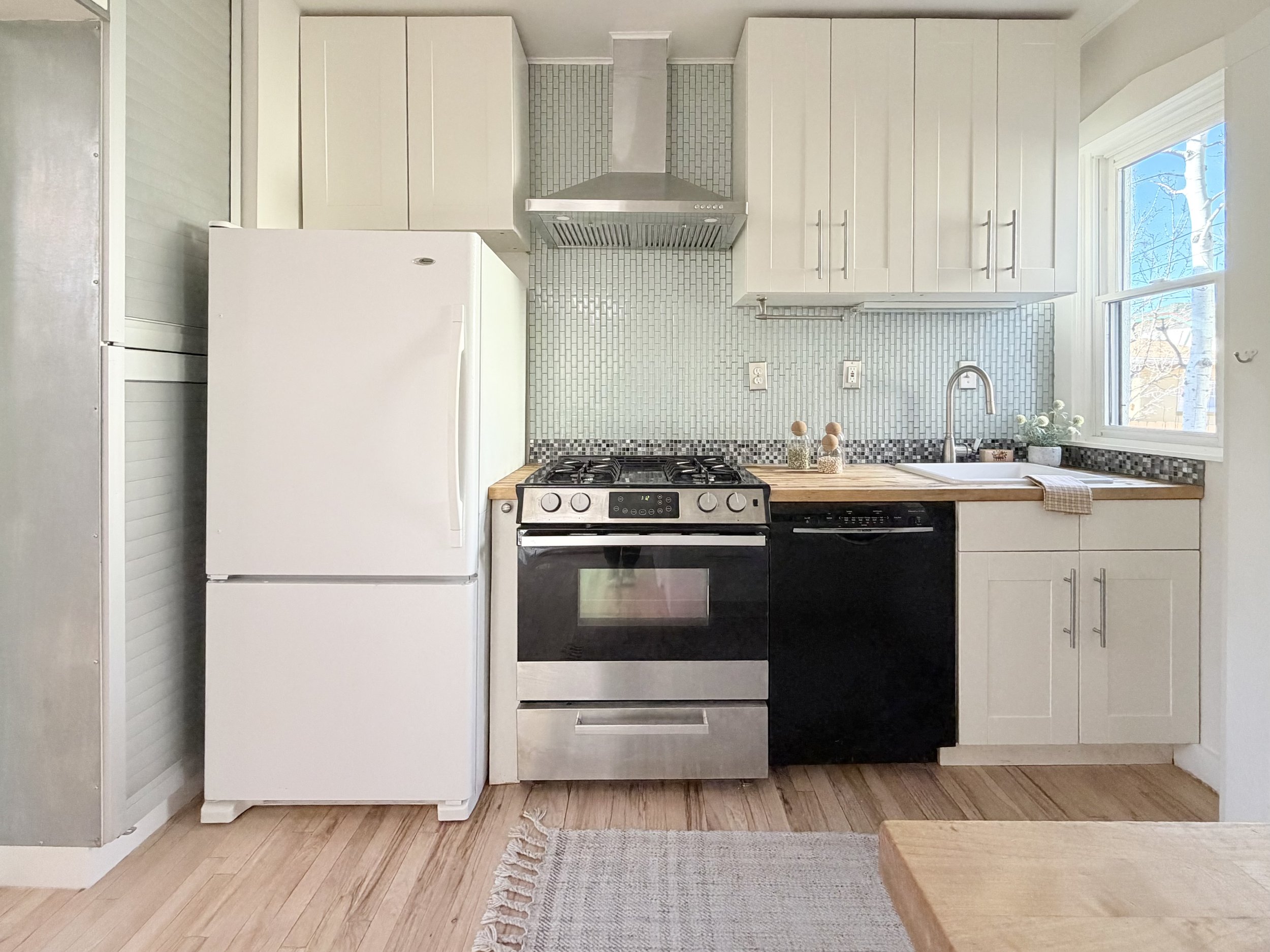 1 kitchen IMG_5203.jpeg