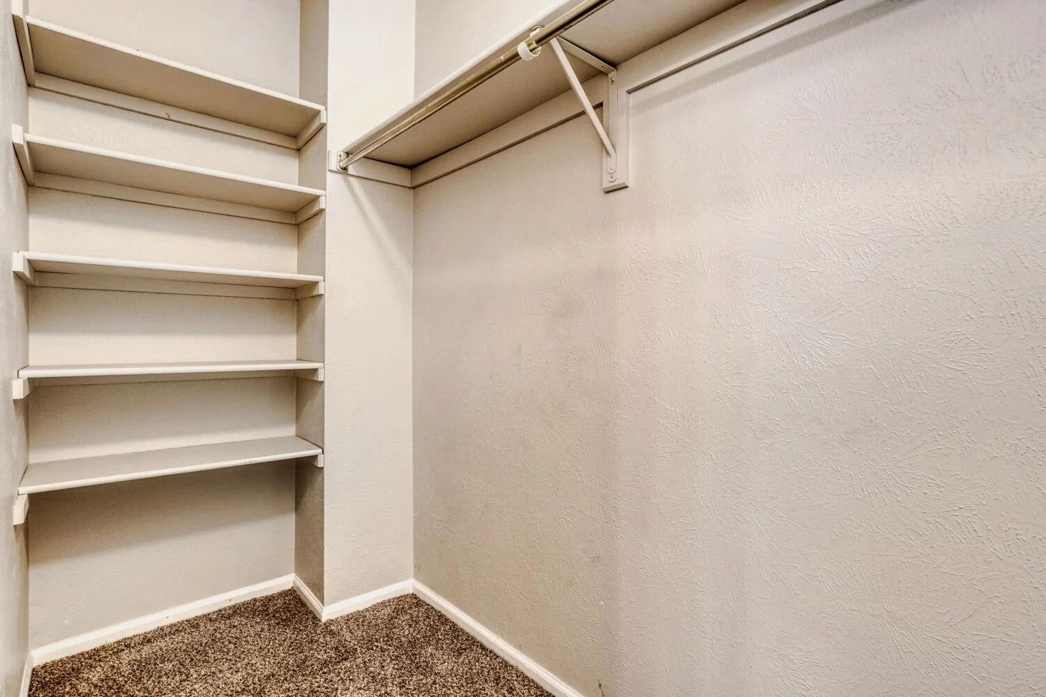 17867 E Cornell Drive - Web Quality - 022 - 21 Closet.jpg