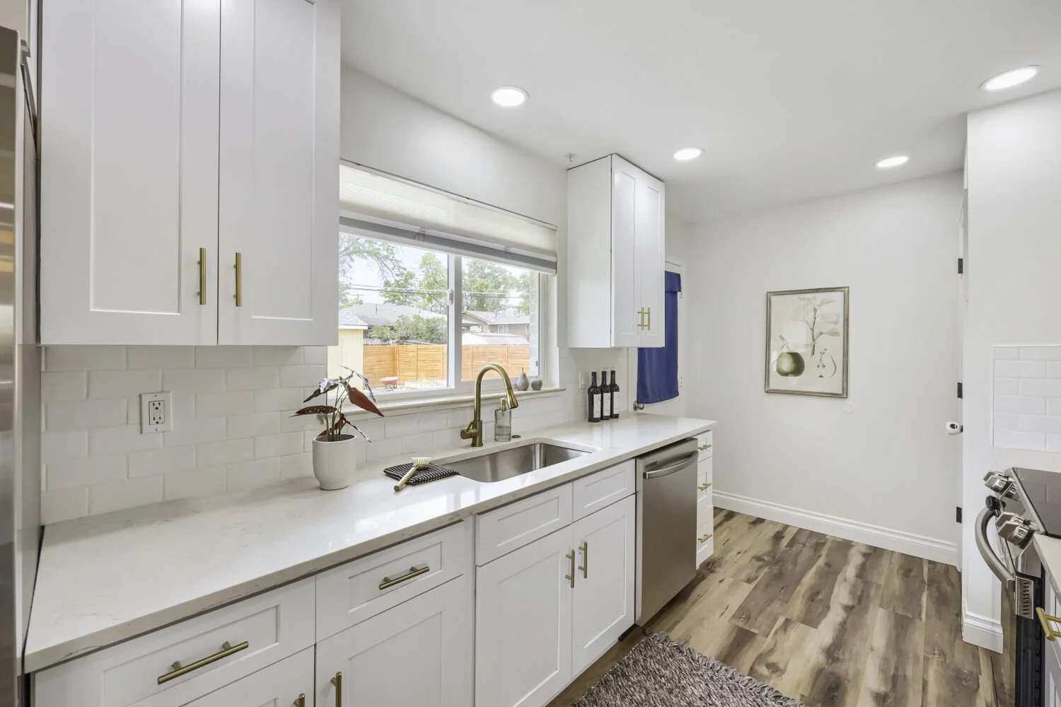 7985 Green Ct - Web Quality - 012 - 12 Kitchen.jpg