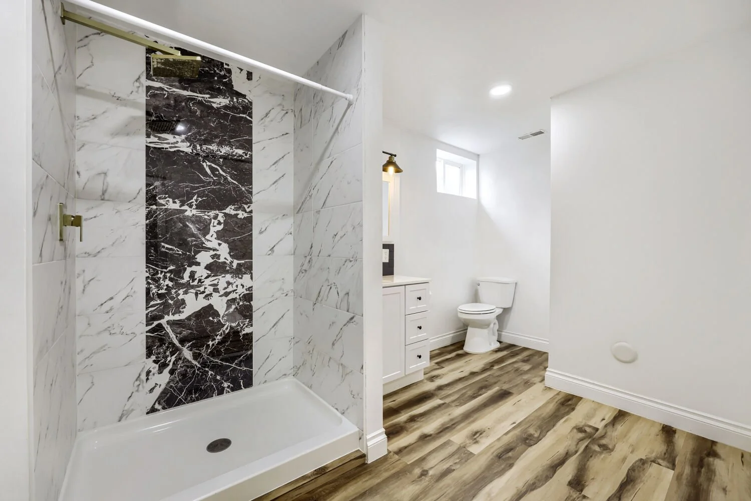 7985 Green Ct - Web Quality - 025 - 25 Bathroom.jpg