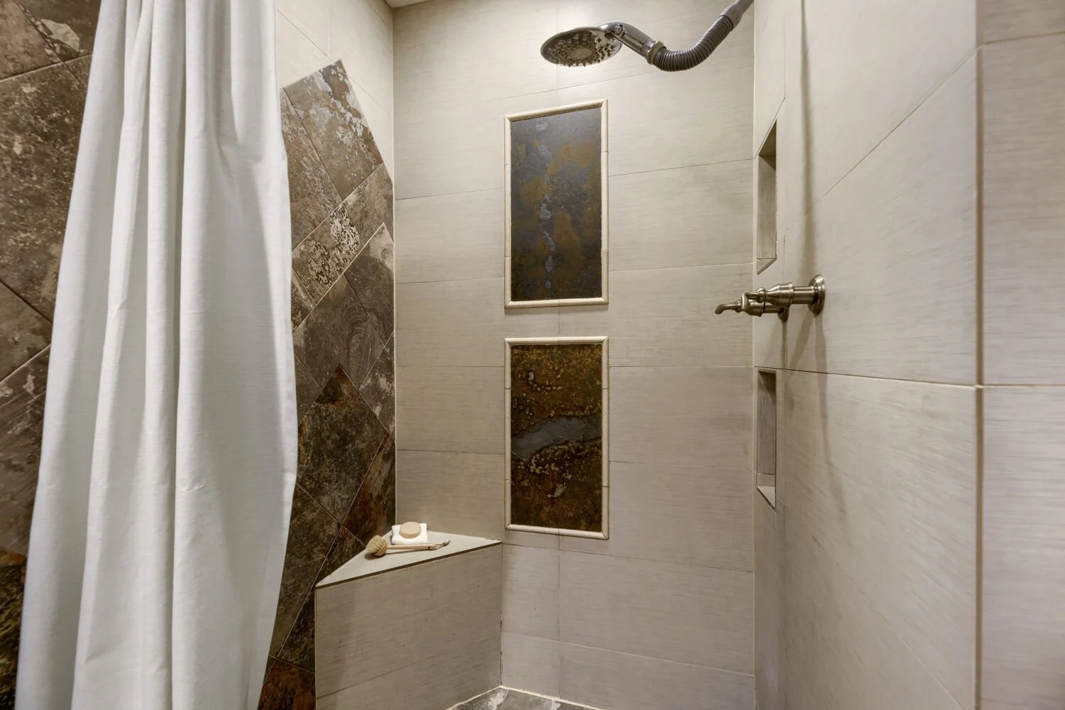 12687 E Bates Circle - Web Quality - 026 - 26 Bathroom.jpg
