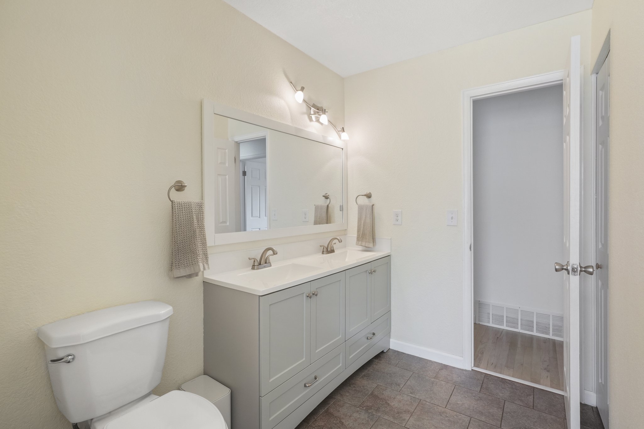 4653 S Yank Street - MLS Sized - 028 - 24 Primary Bathroom.jpg