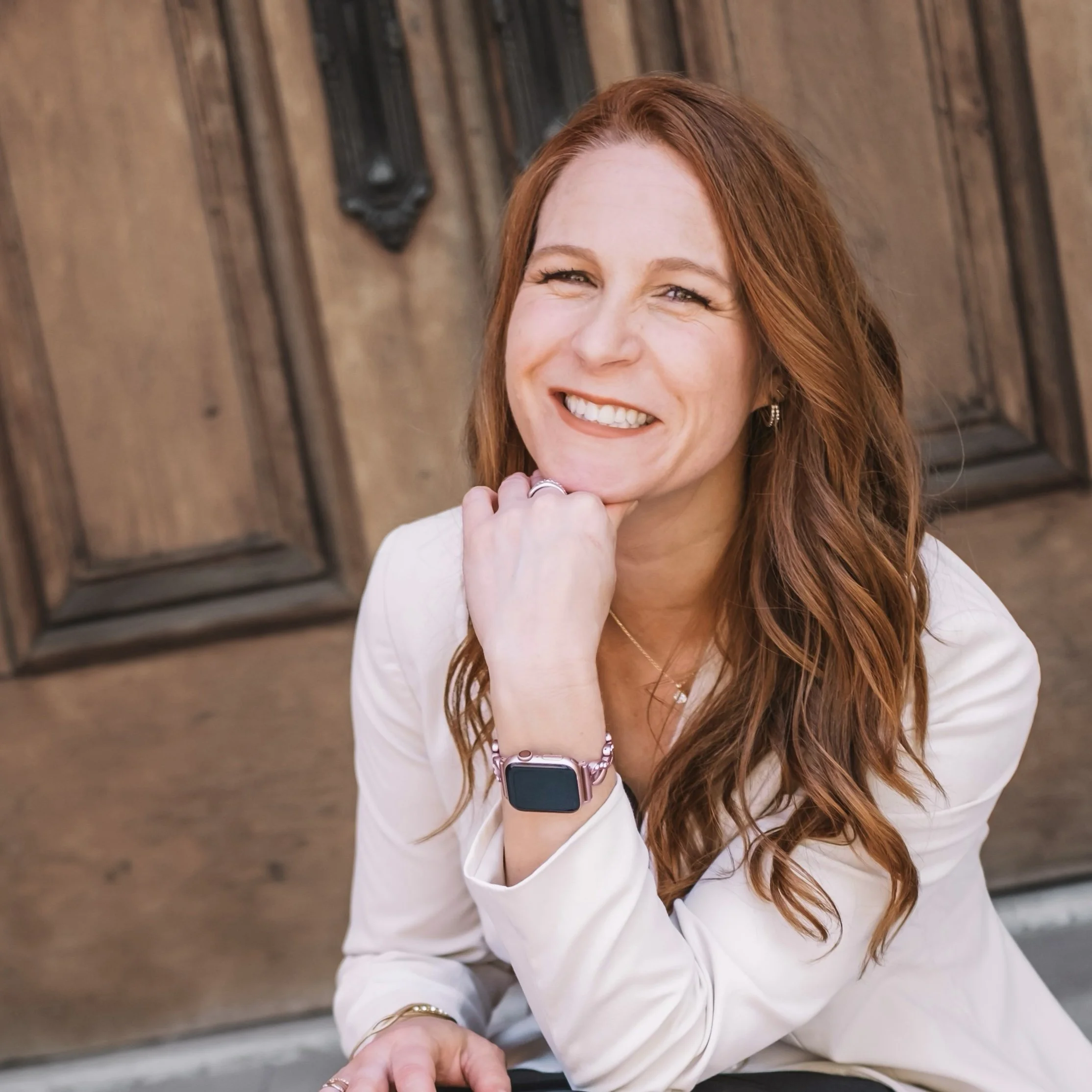 headshot square Sarah Carr.jpg