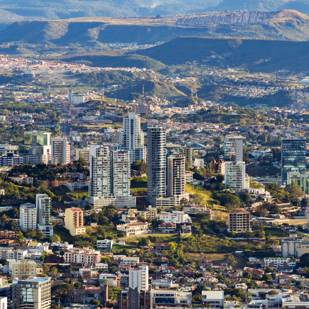 VIVIR CERCA O VIVIR GRANDE (I): CÓMO LA DISPERSIÓN URBANA CAMBIÓ NUESTRA VIDA COTIDIANA 