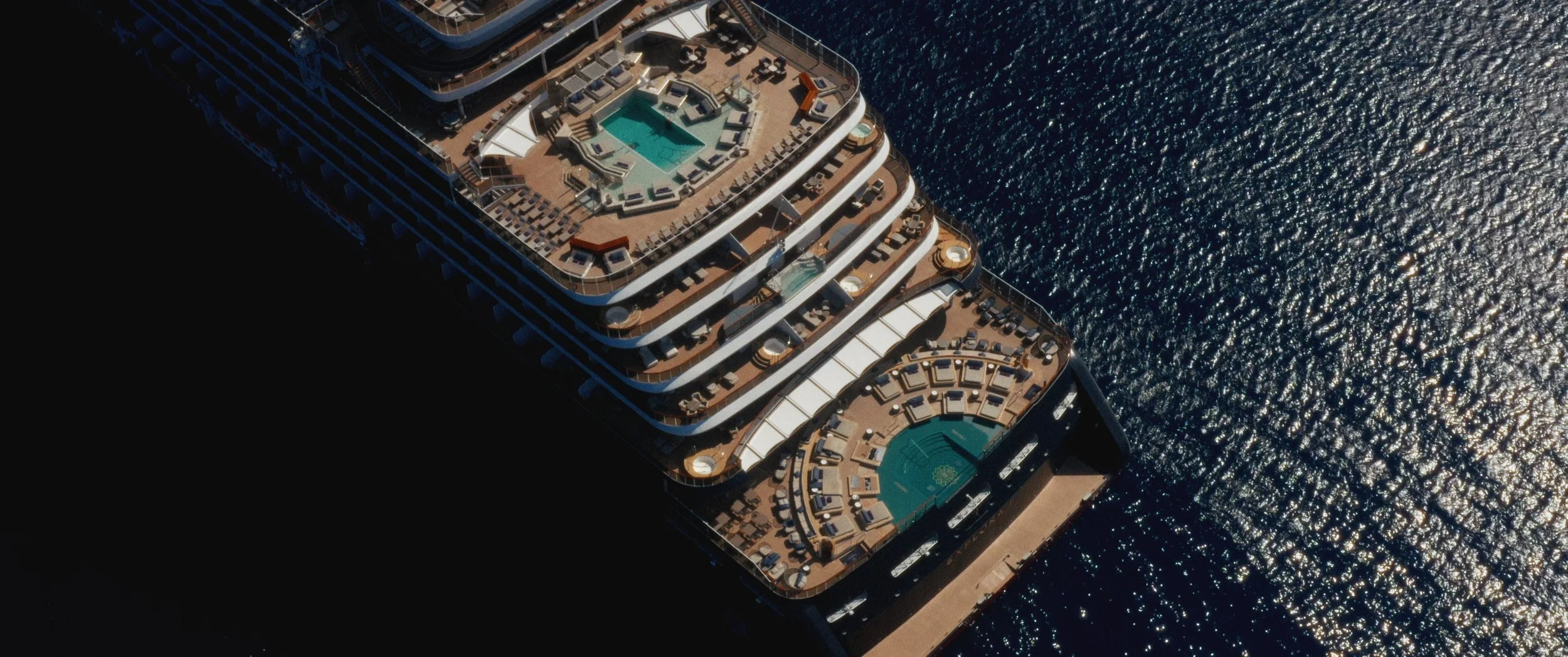 Explora Directors Cut_01_00_07_09.jpg