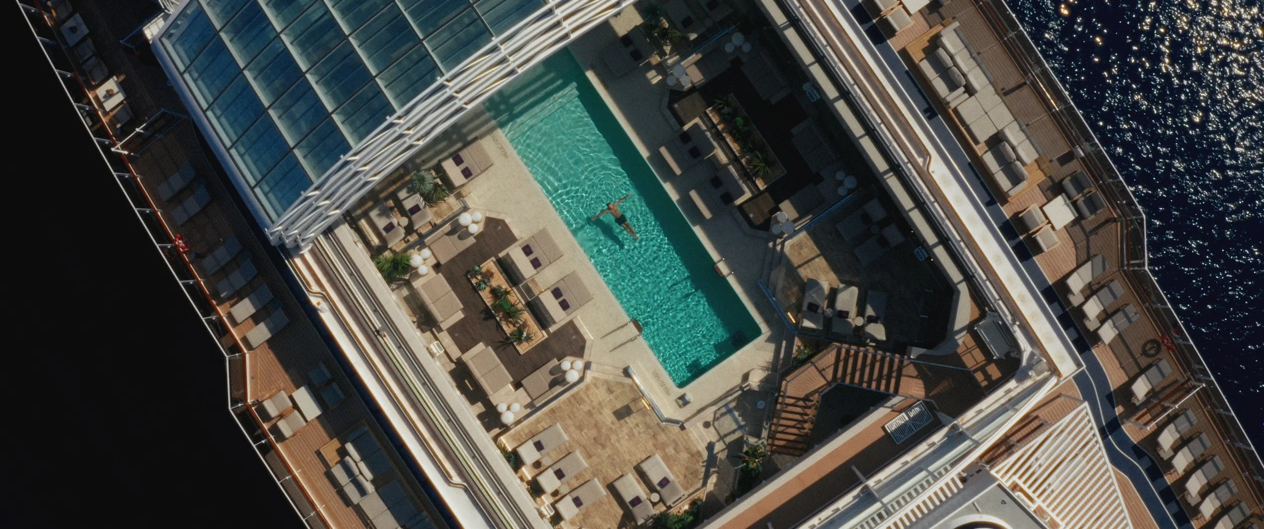 Explora Directors Cut_01_00_05_22.jpg