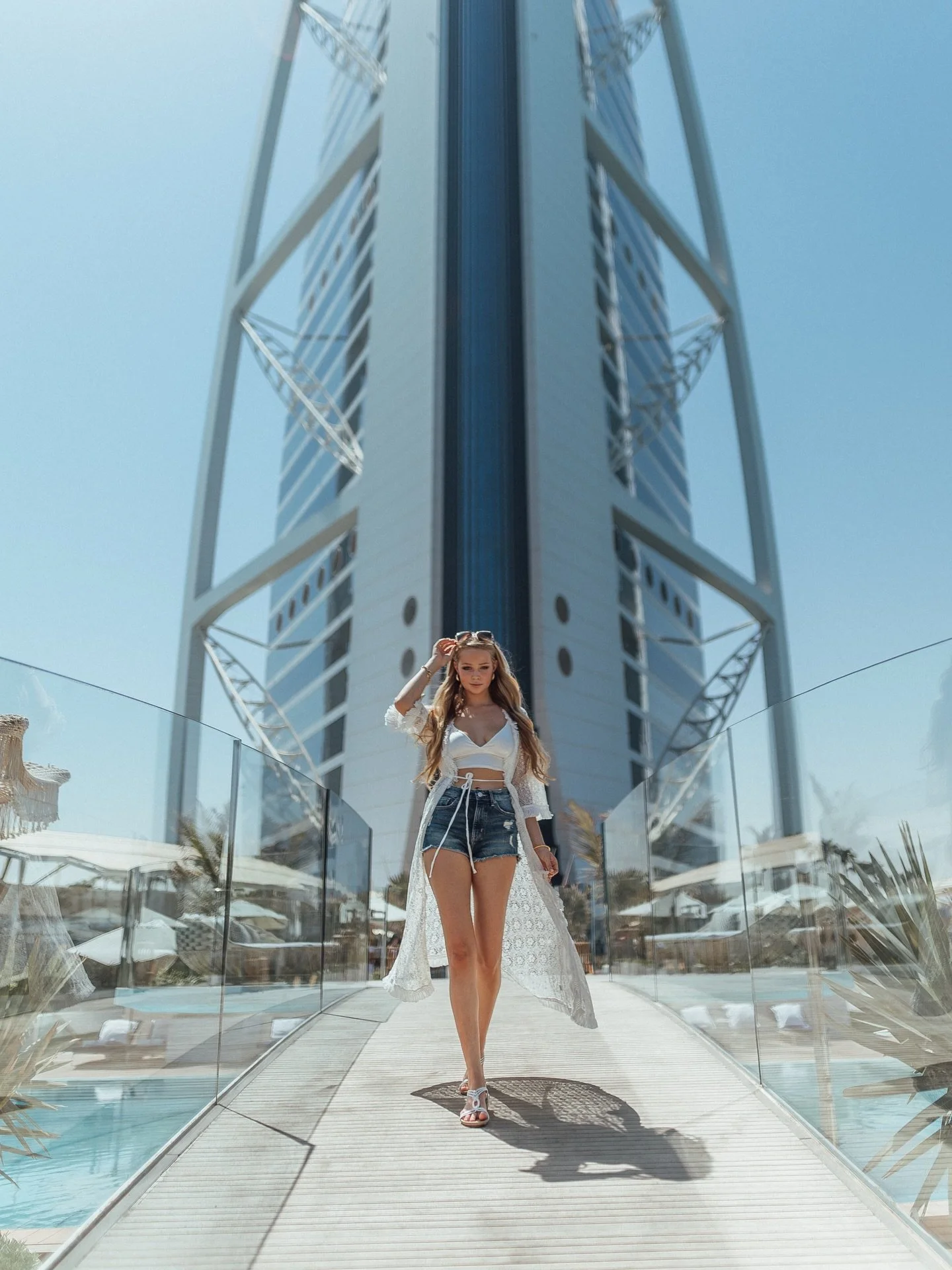 The sail that taught the desert how to dream&hellip; and Ivy just walked straight through it.

Standing in front of the Burj Al Arab, it&rsquo;s hard not to feel like you&rsquo;re in a place that wasn&rsquo;t just built, but imagined into reality. Se
