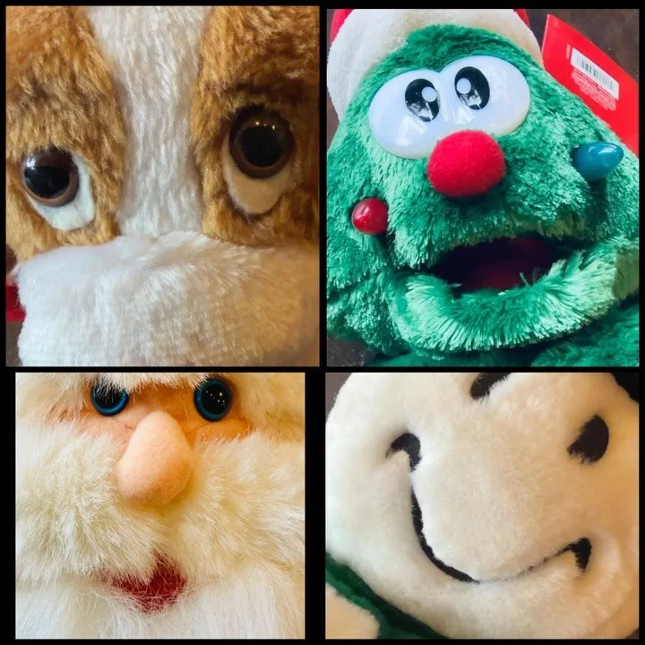 Christmas stuff has arrived! Sweaters, greeting cards, records, and stuffy nightmares. 
#fatrabbitky #christmas